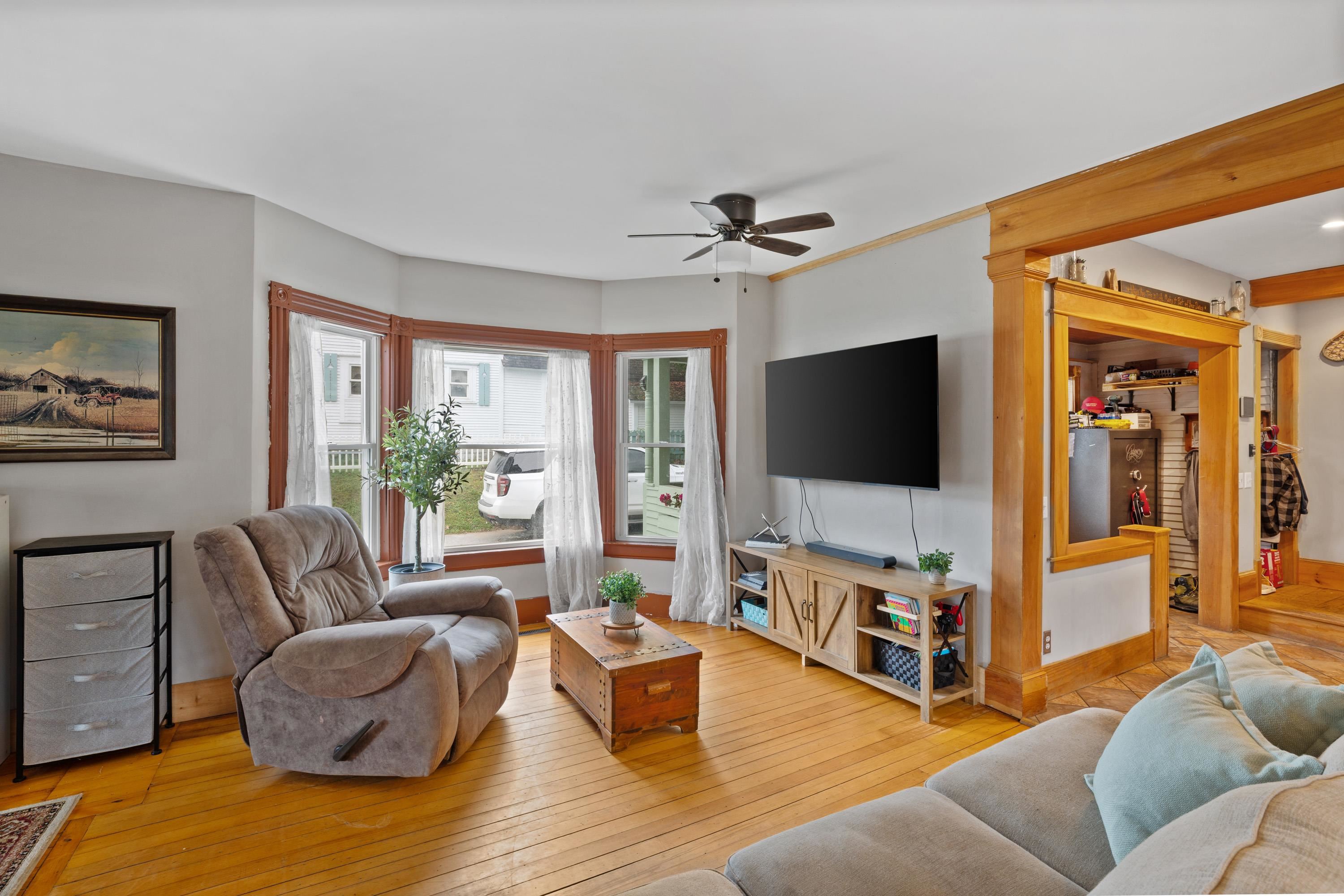 83 Spring Street Property Photo 9