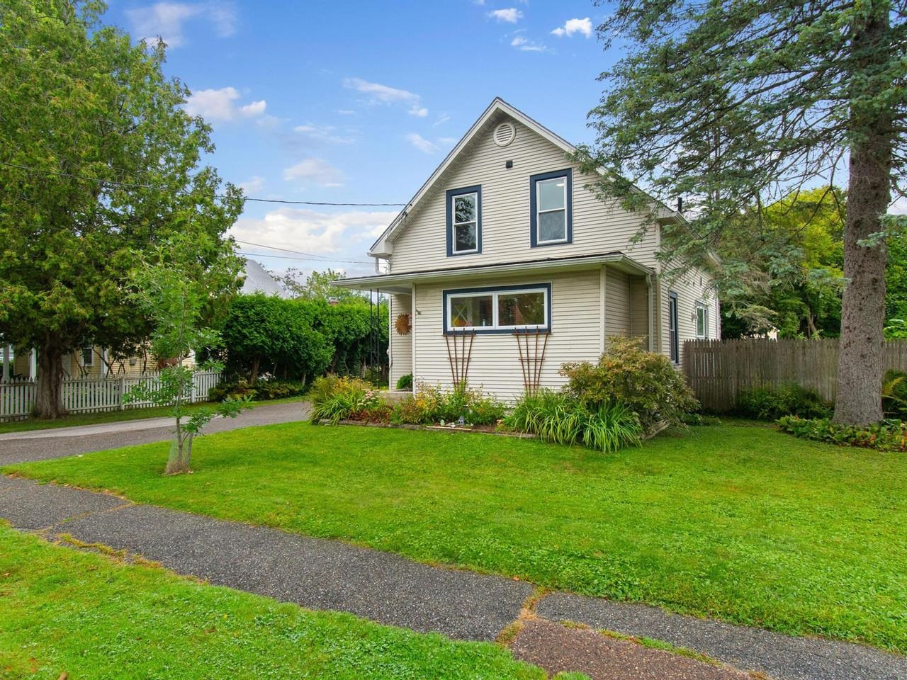 48 Pleasant Street Property Photo 1