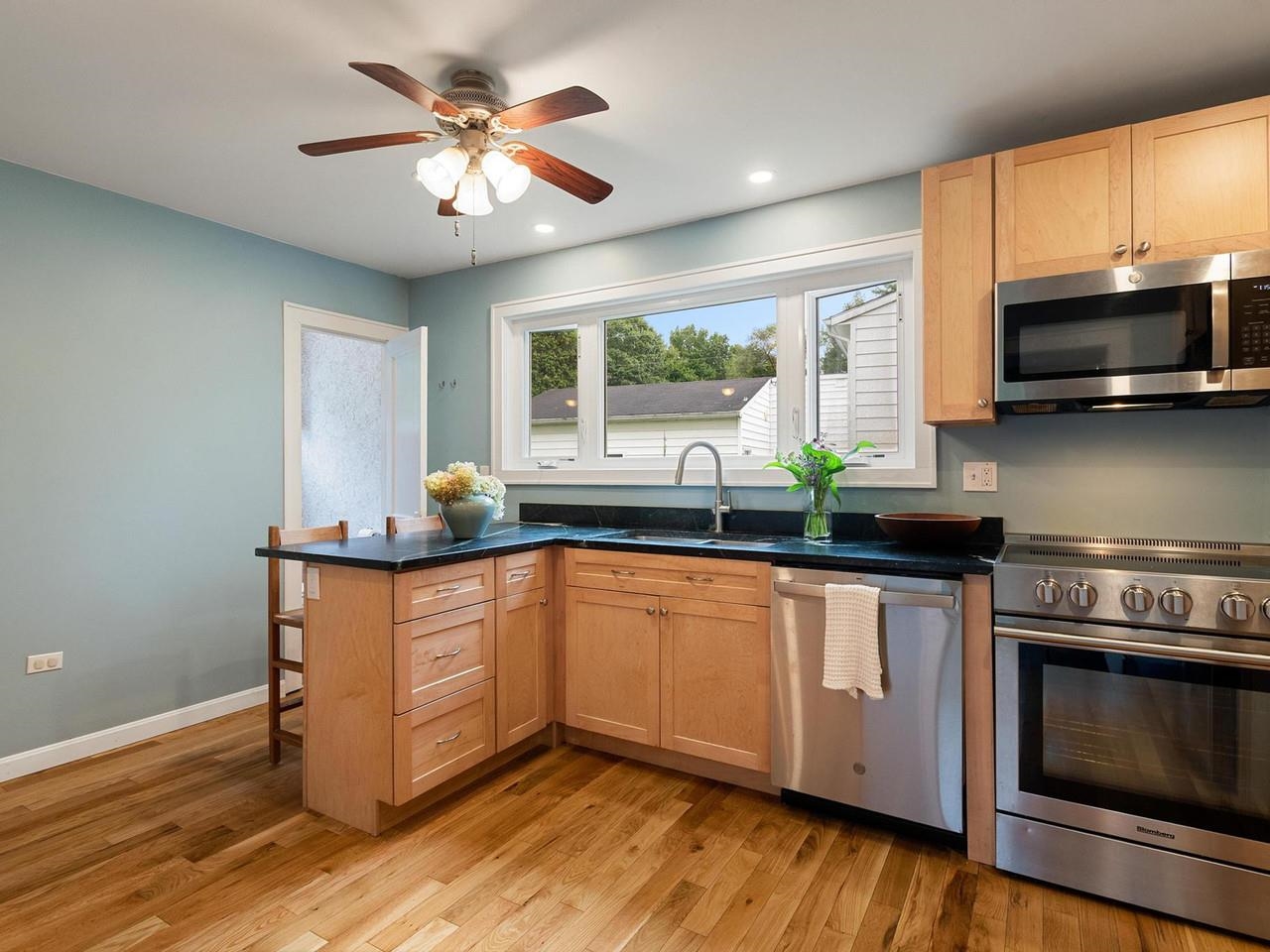 48 Pleasant Street Property Photo 14