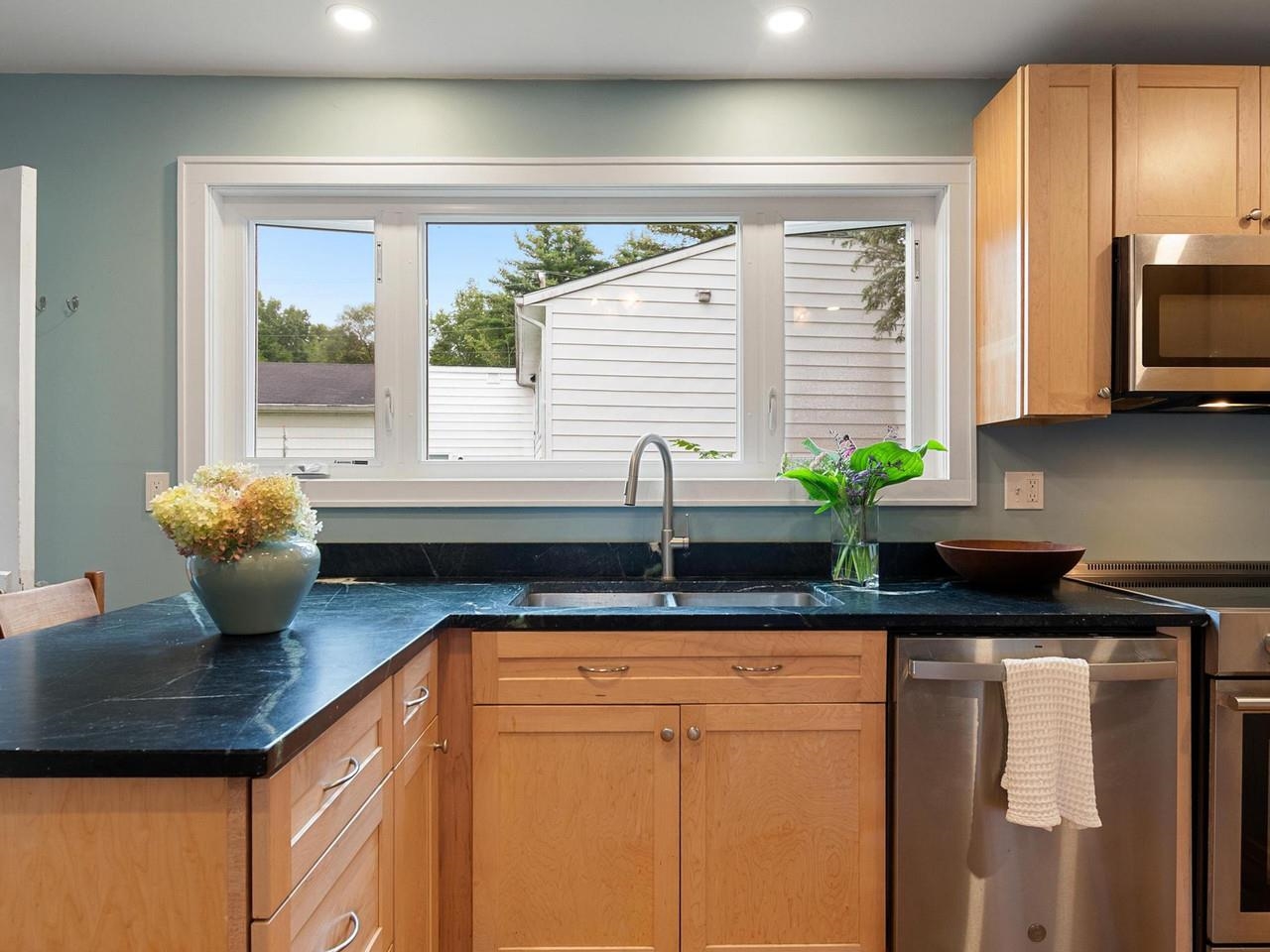 48 Pleasant Street Property Photo 17