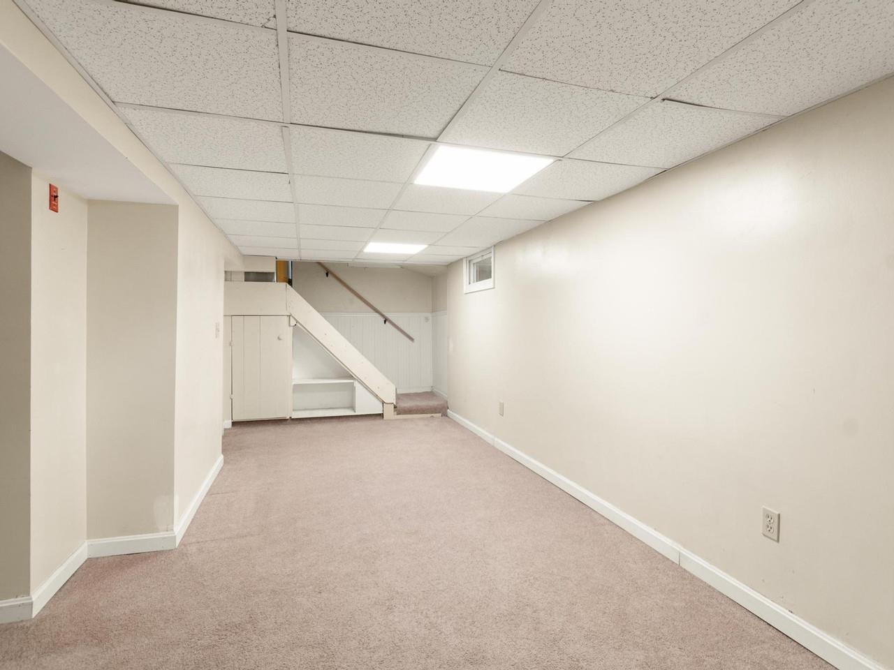 48 Pleasant Street Property Photo 35