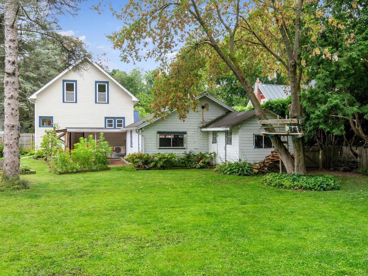48 Pleasant Street Property Photo 43