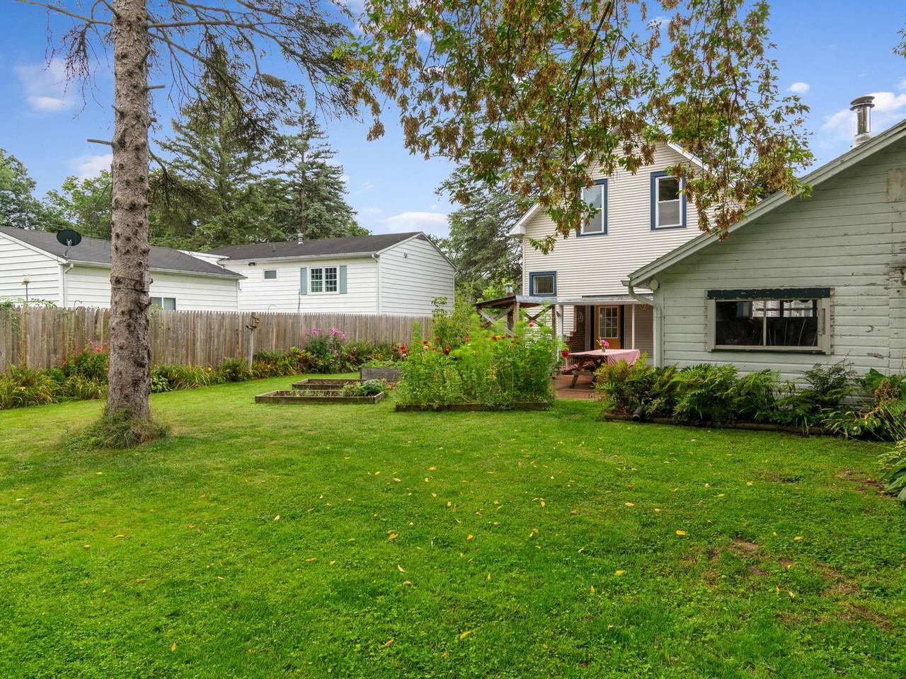 48 Pleasant Street Property Photo 44