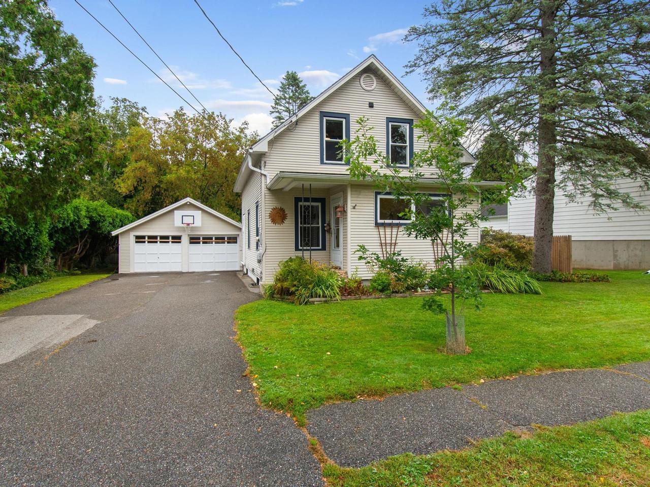 48 Pleasant Street Property Photo 50
