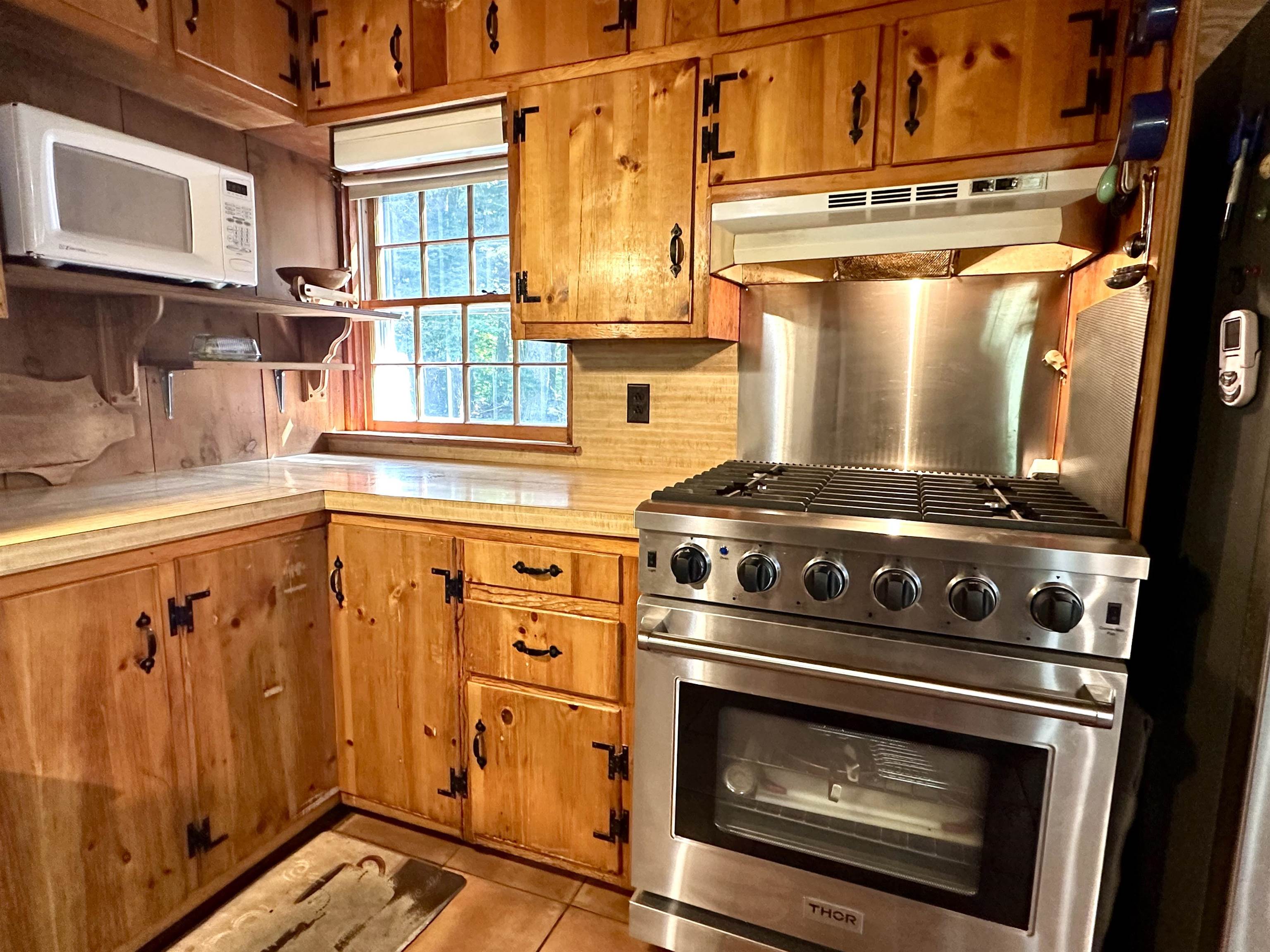 115 French Road E Property Photo 3