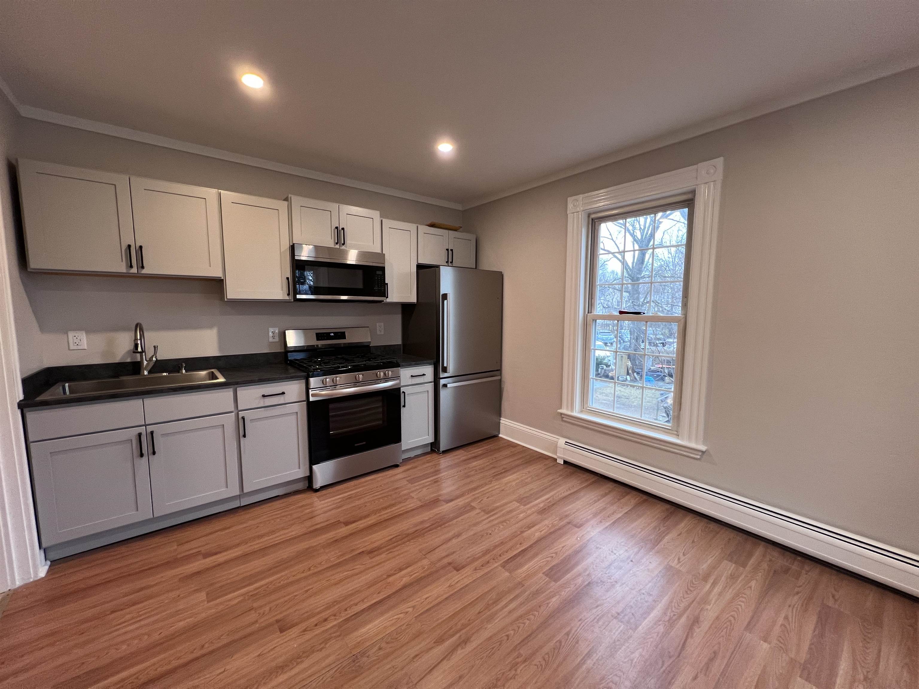 52 Lincoln Street Property Photo 2