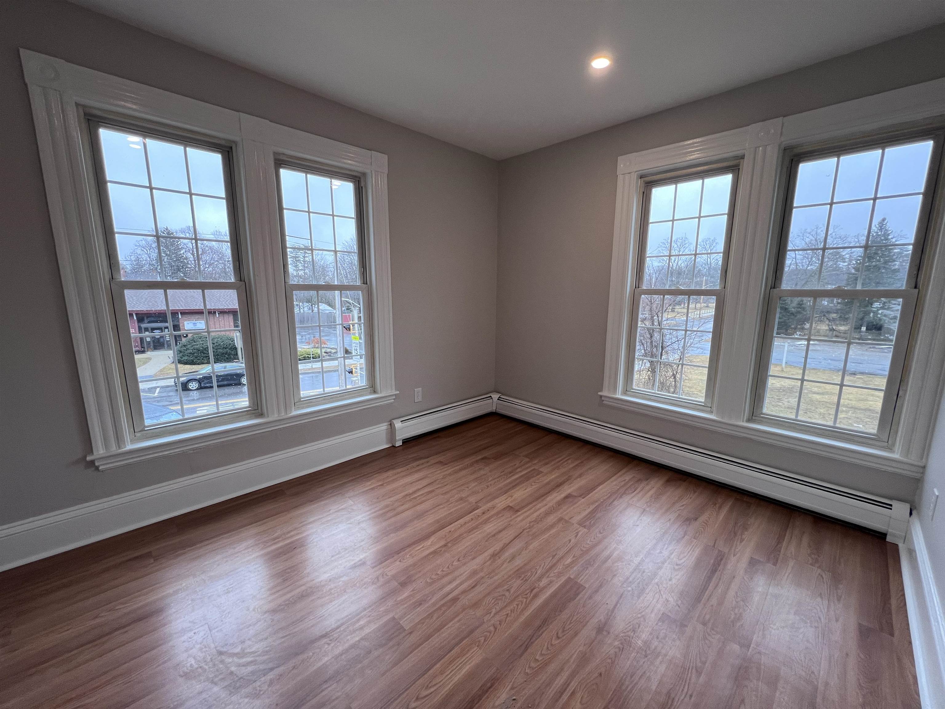 52 Lincoln Street Property Photo 8