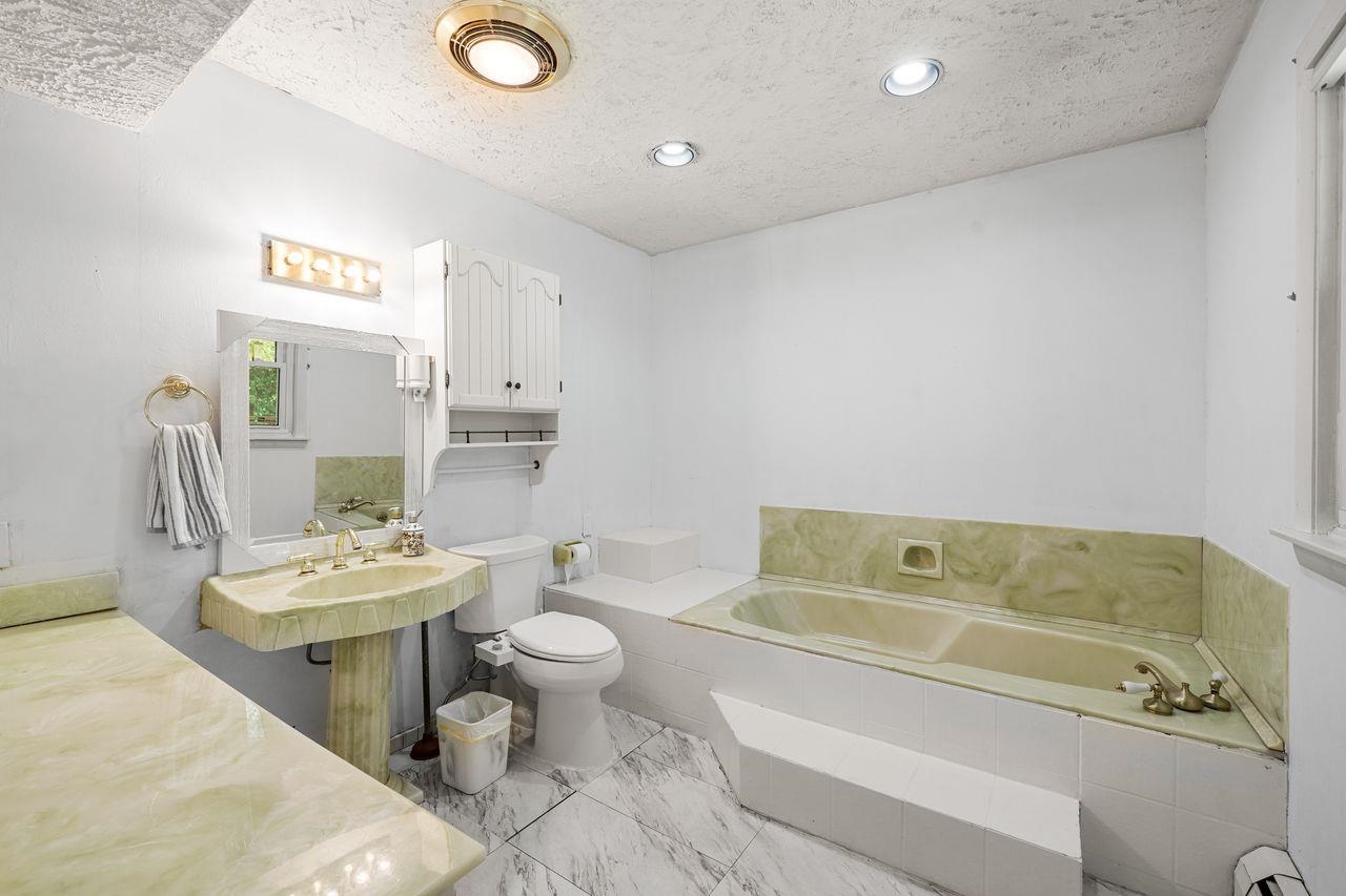70 Newgate Circle Property Photo 14