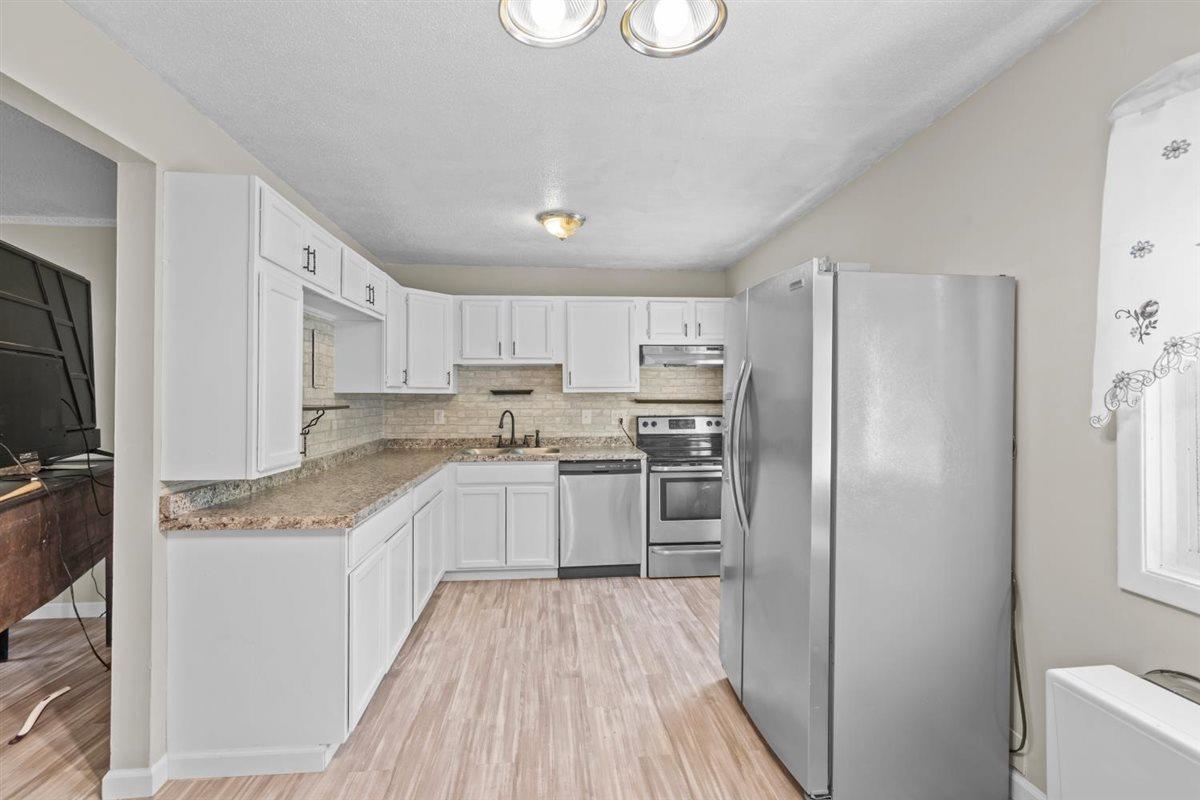 111 Sherwood Square Property Photo 3