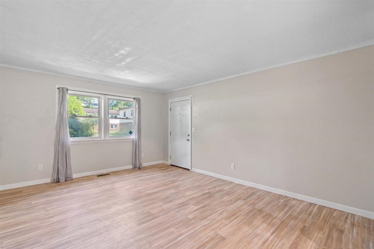 111 Sherwood Square Property Photo 9