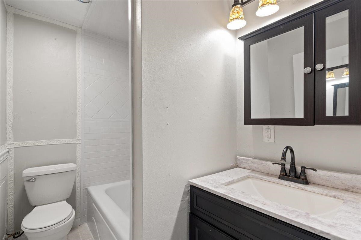 111 Sherwood Square Property Photo 18