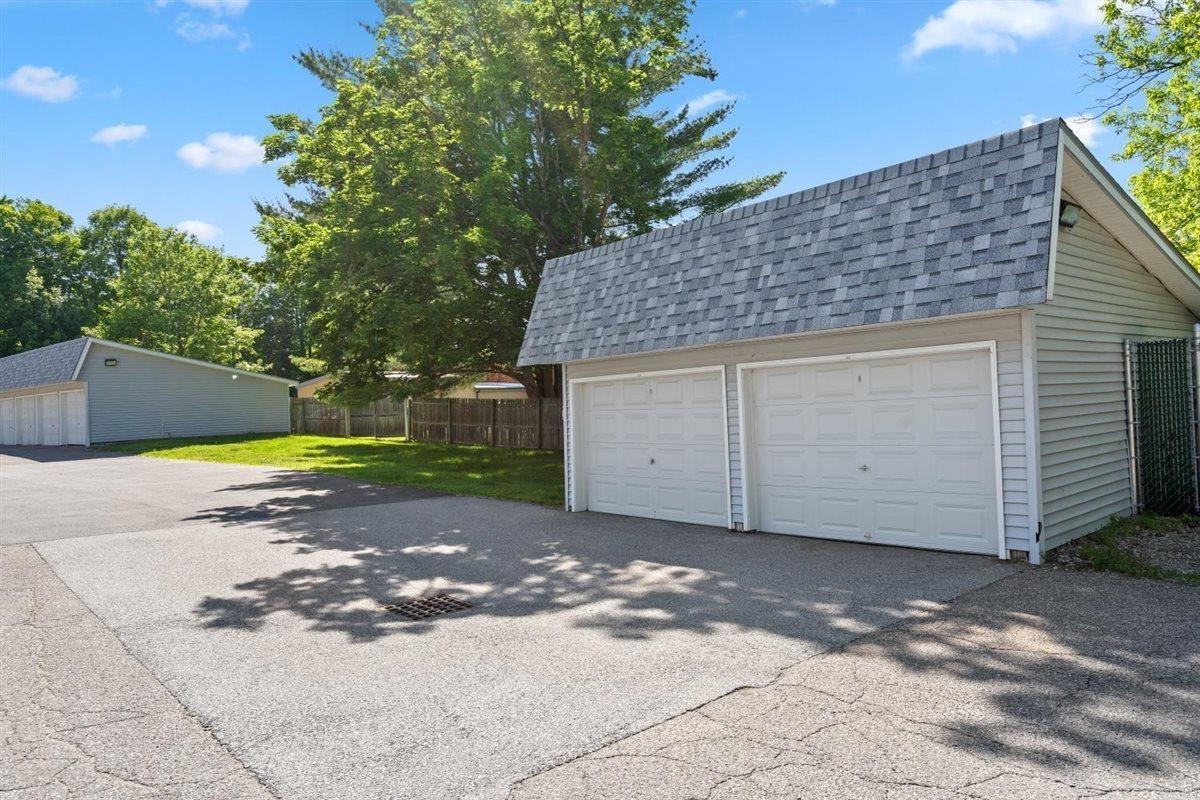111 Sherwood Square Property Photo 23