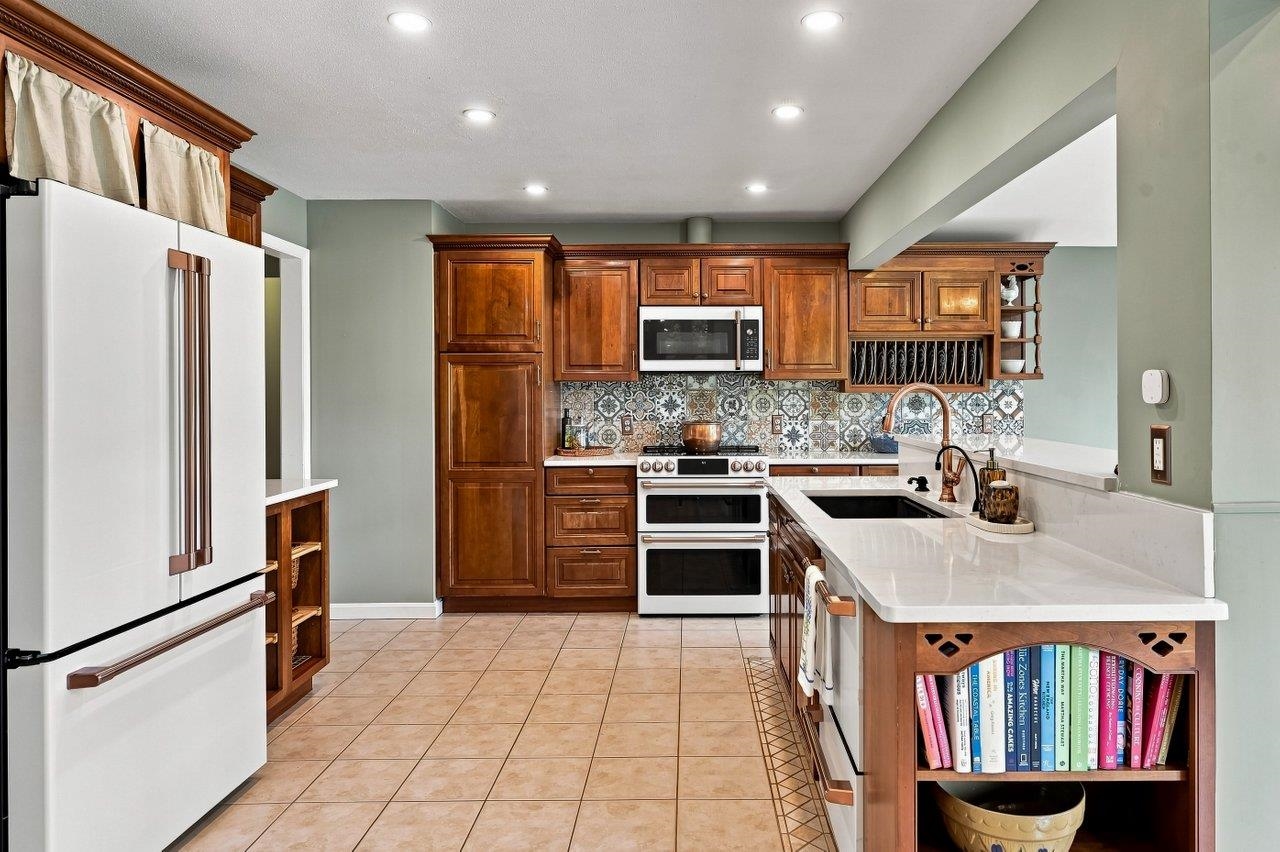 78 Rollins Road Property Photo 23