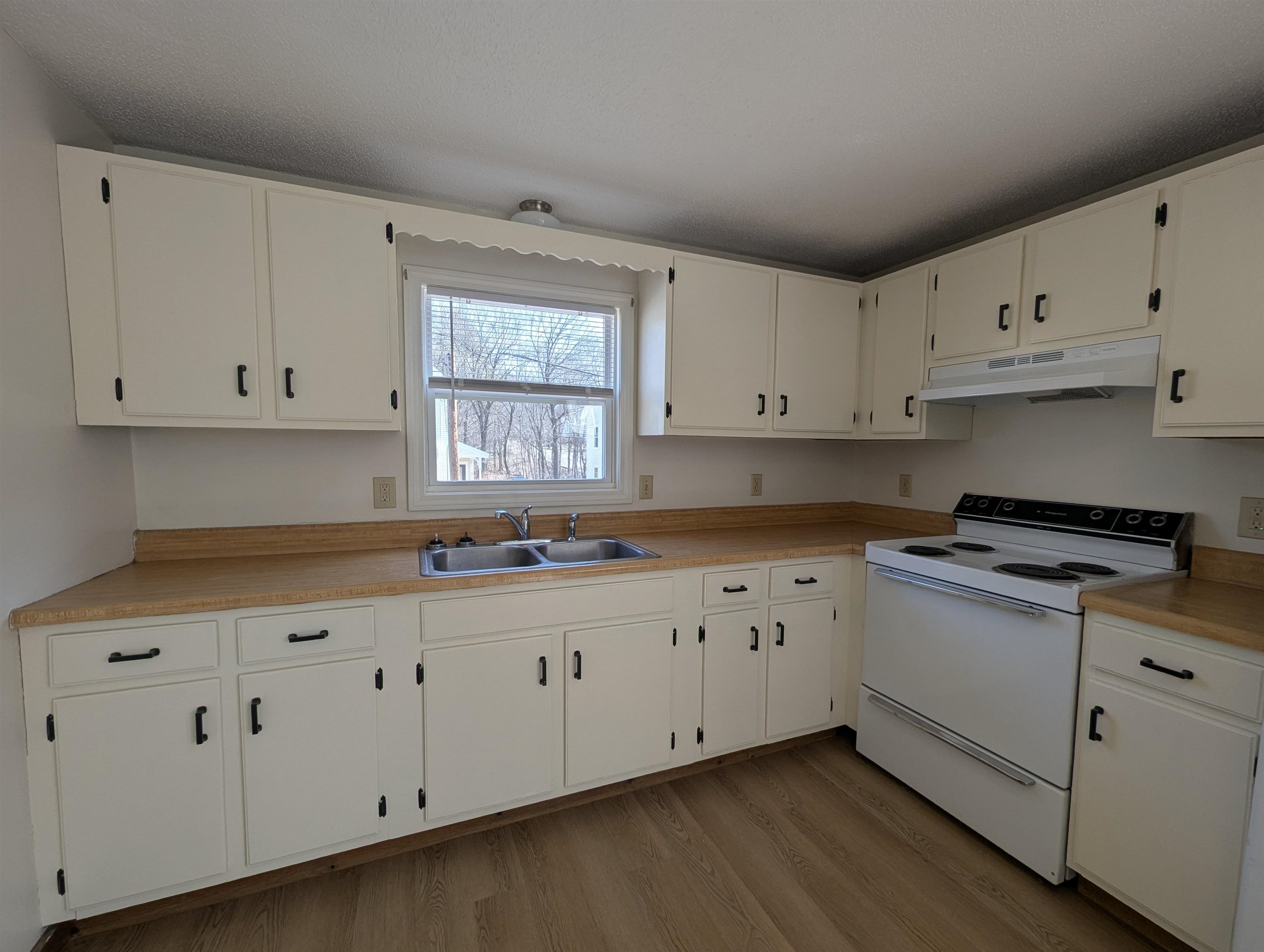 2 Hancock Street Property Photo 4