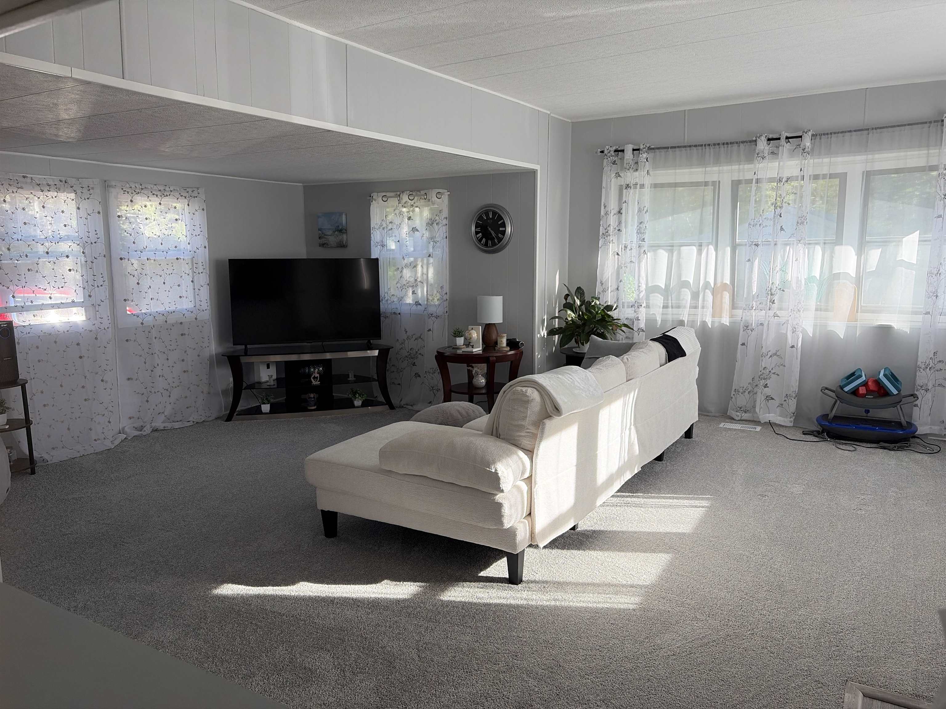 512 Canterbury Drive Property Photo 8