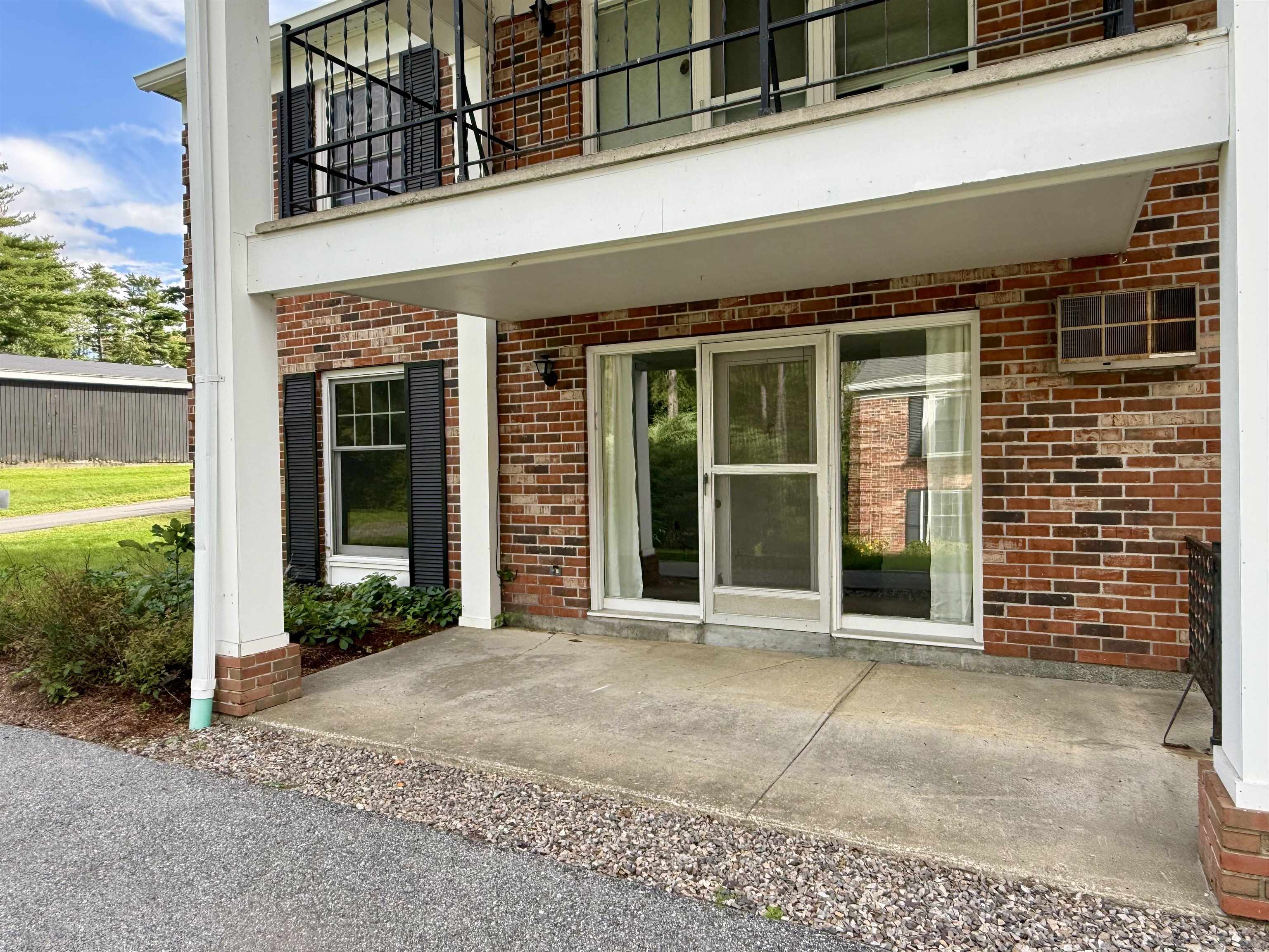 100 Kennedy Drive Property Photo 2