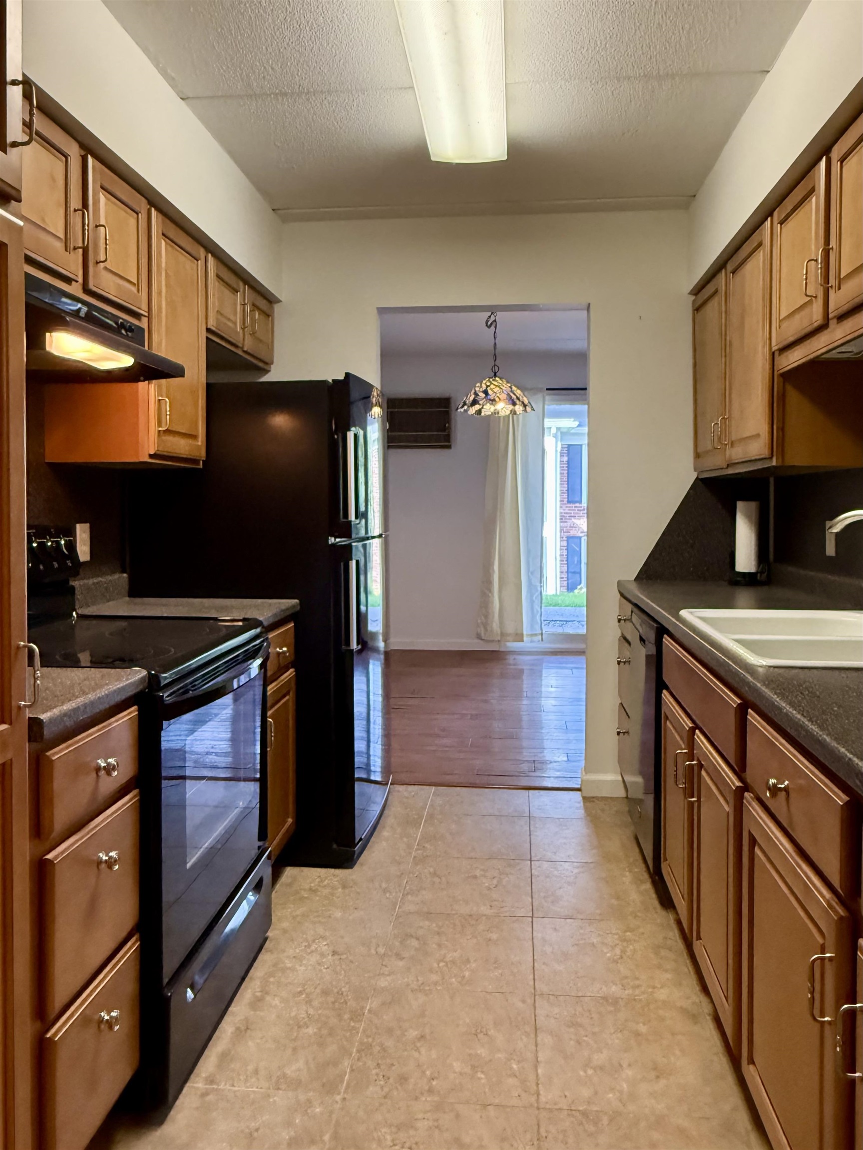 100 Kennedy Drive Property Photo 8