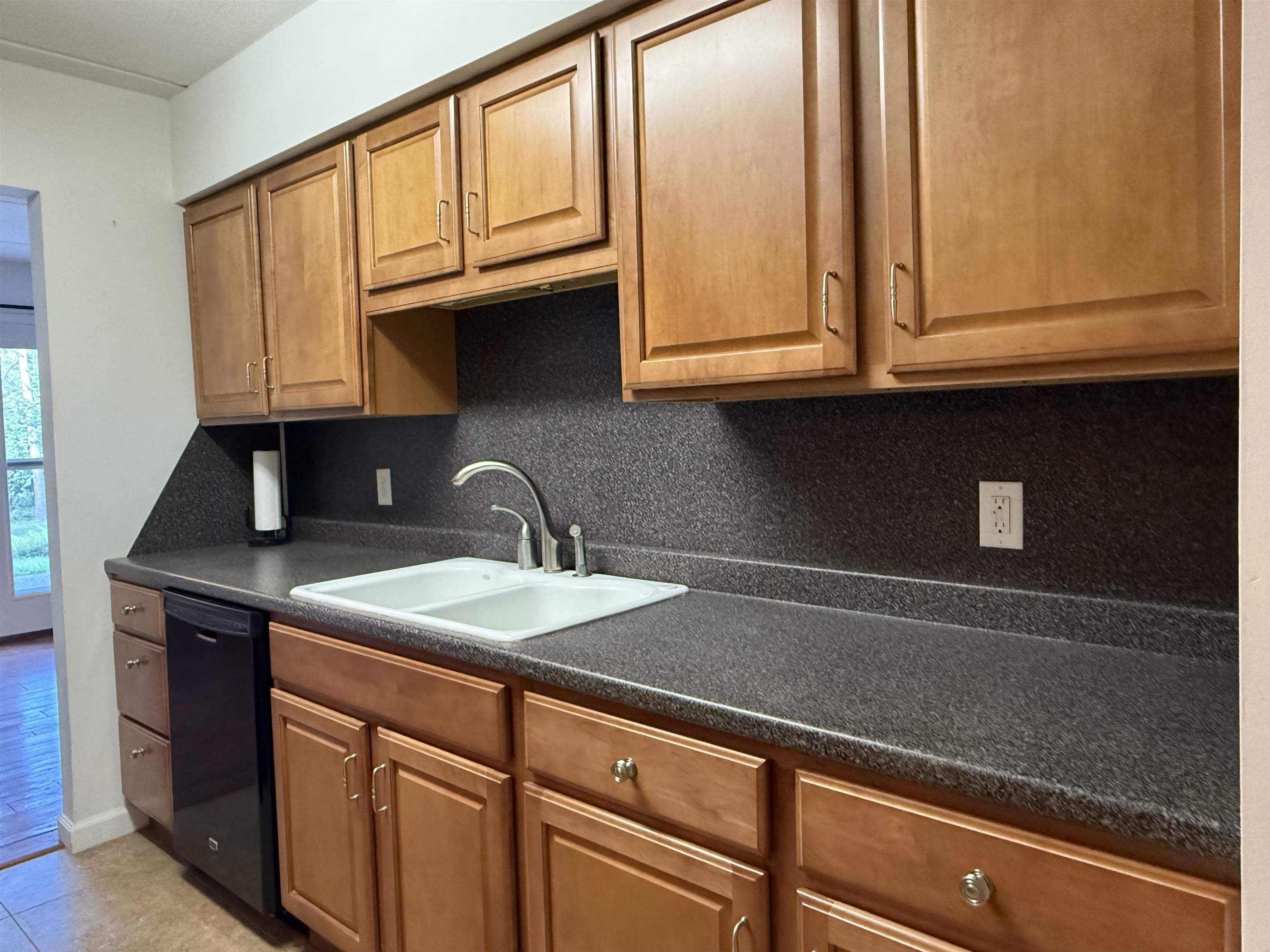 100 Kennedy Drive Property Photo 9