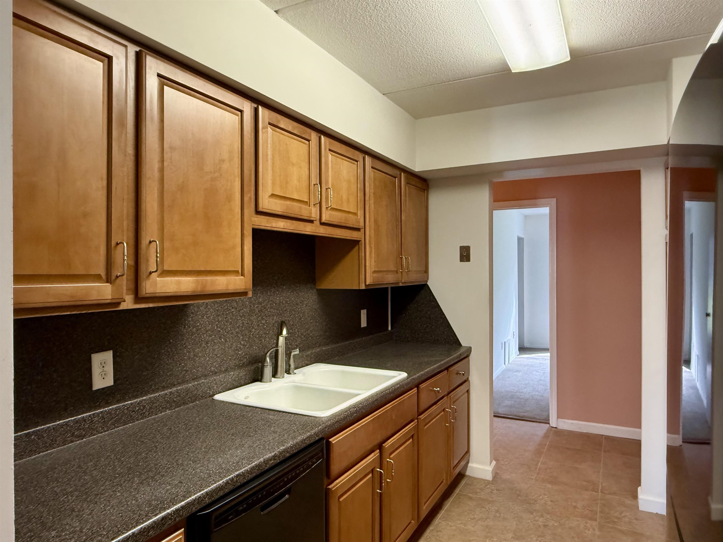 100 Kennedy Drive Property Photo 12