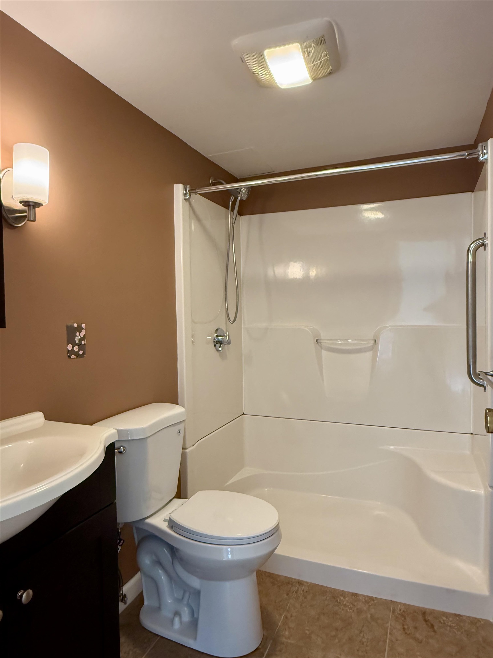 100 Kennedy Drive Property Photo 20