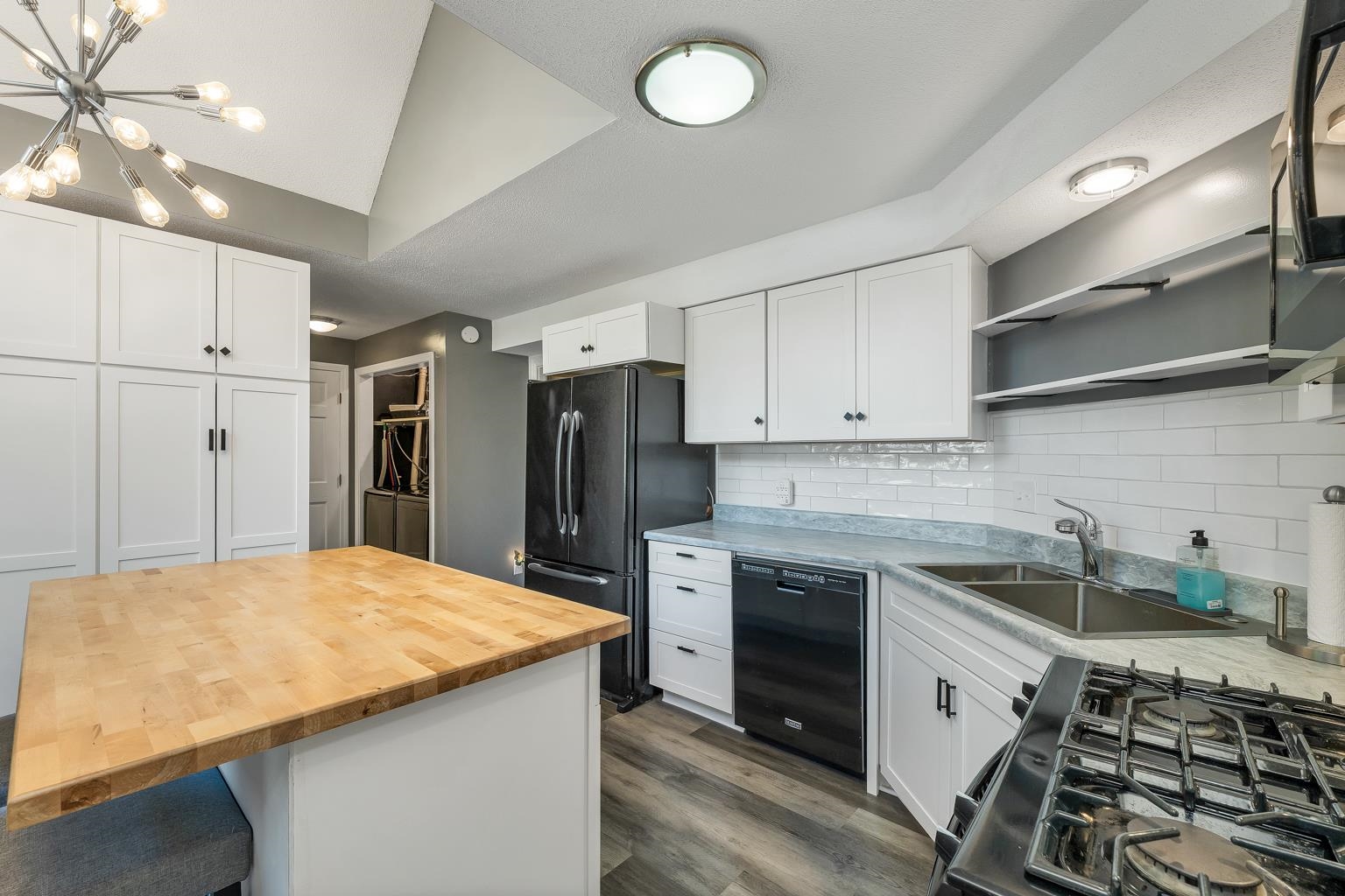 7 Virginia Court Property Photo 20