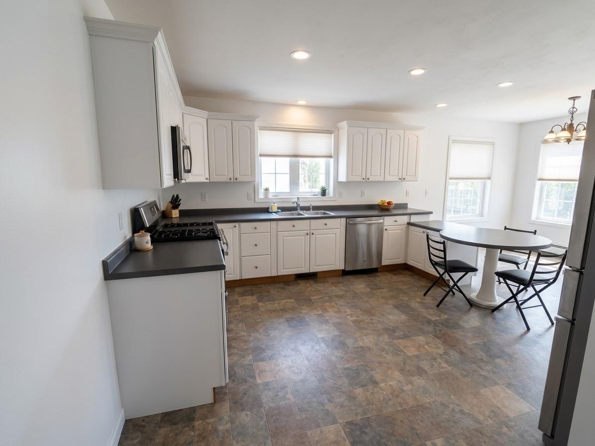 17 Burke Street Property Photo 3