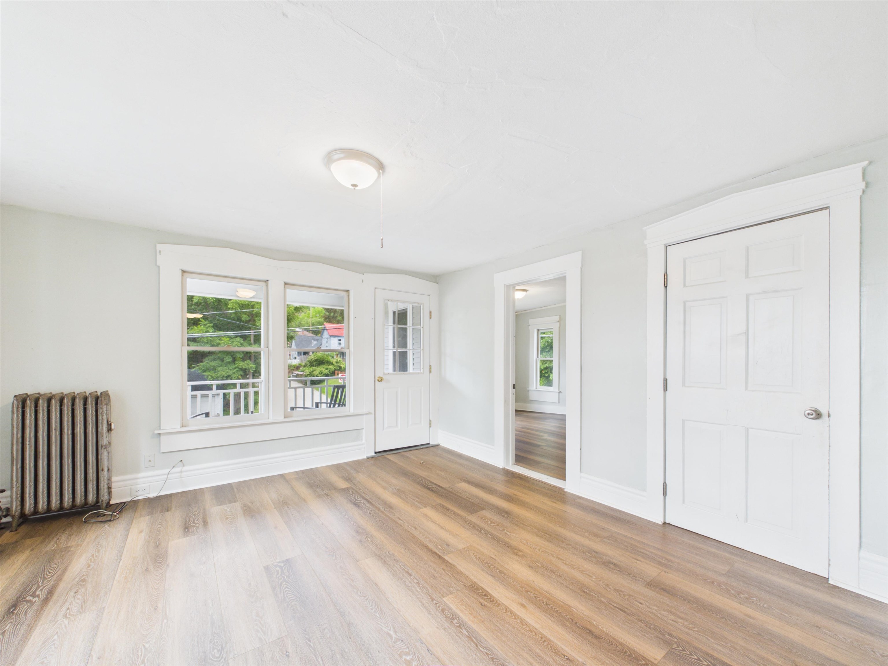 321 Roxbury Street Property Photo 2