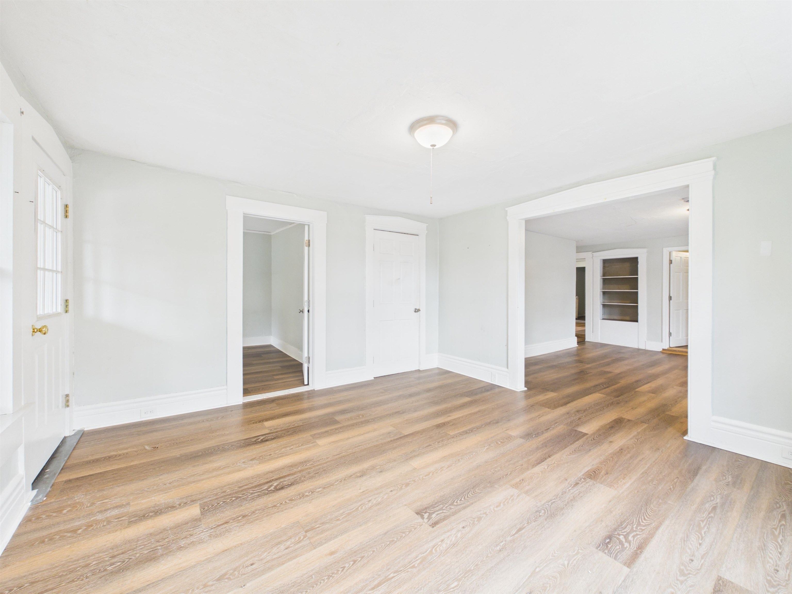 321 Roxbury Street Property Photo 5