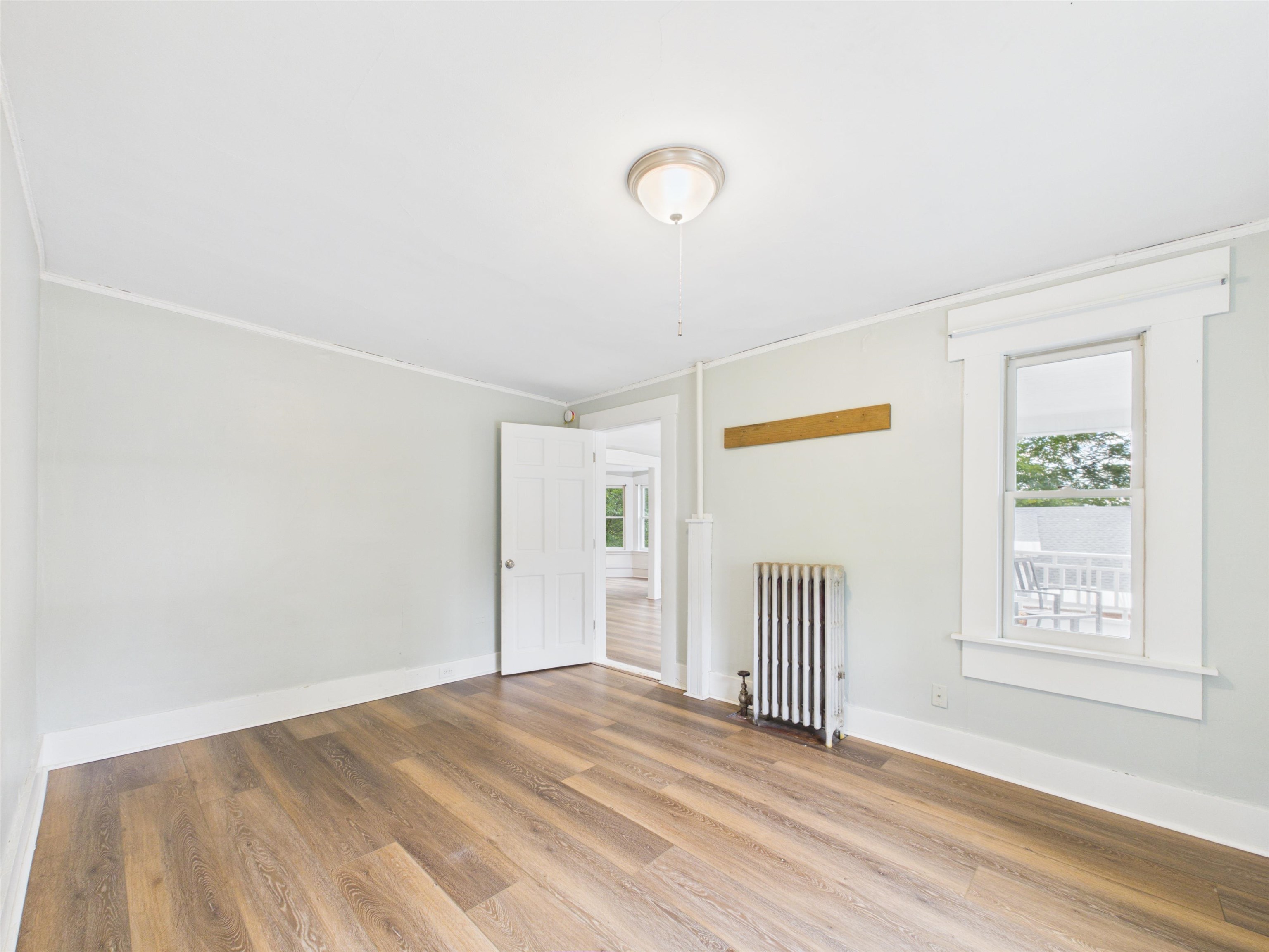 321 Roxbury Street Property Photo 7