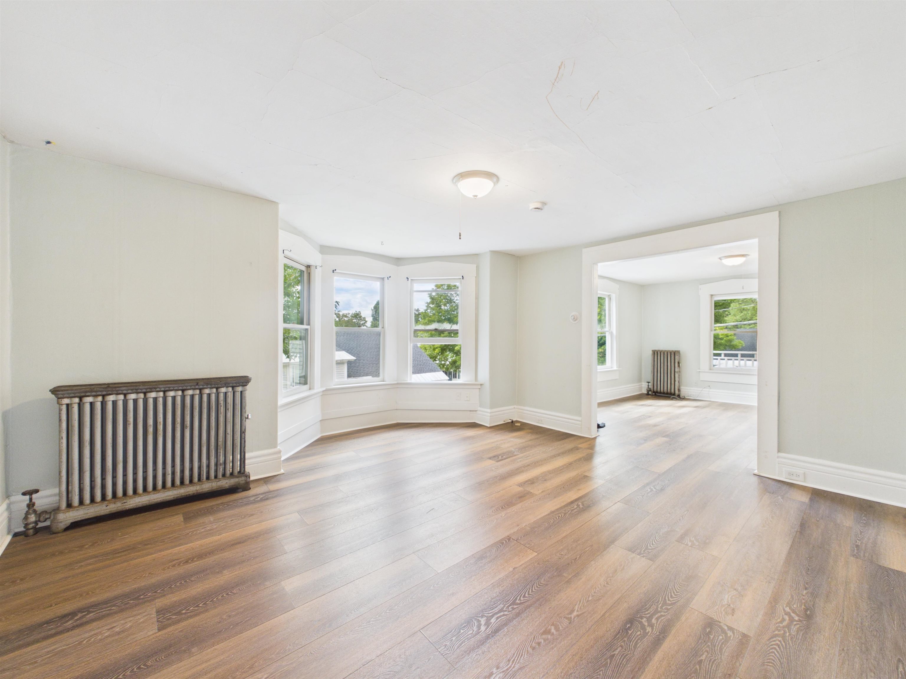 321 Roxbury Street Property Photo 12