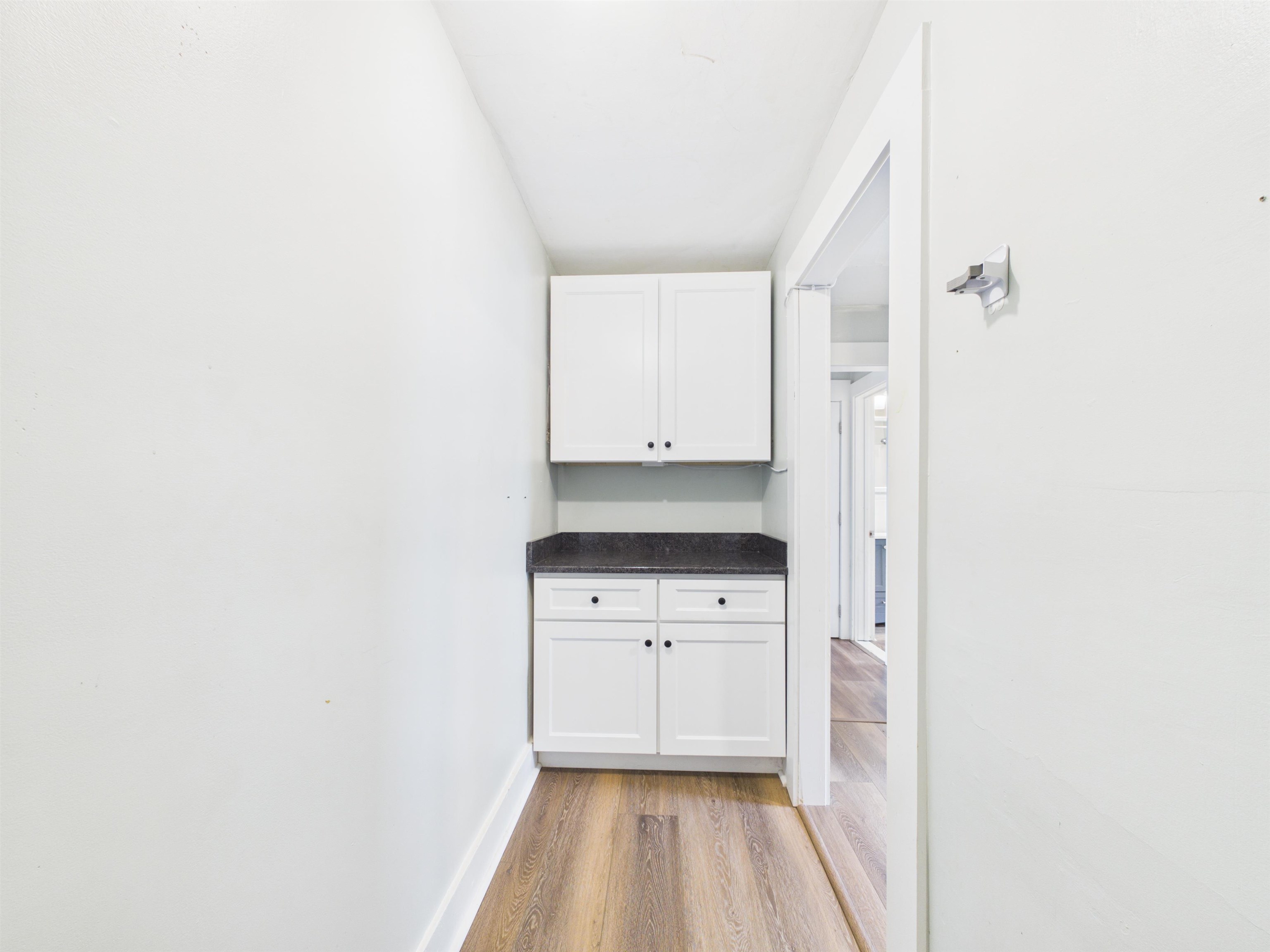 321 Roxbury Street Property Photo 19
