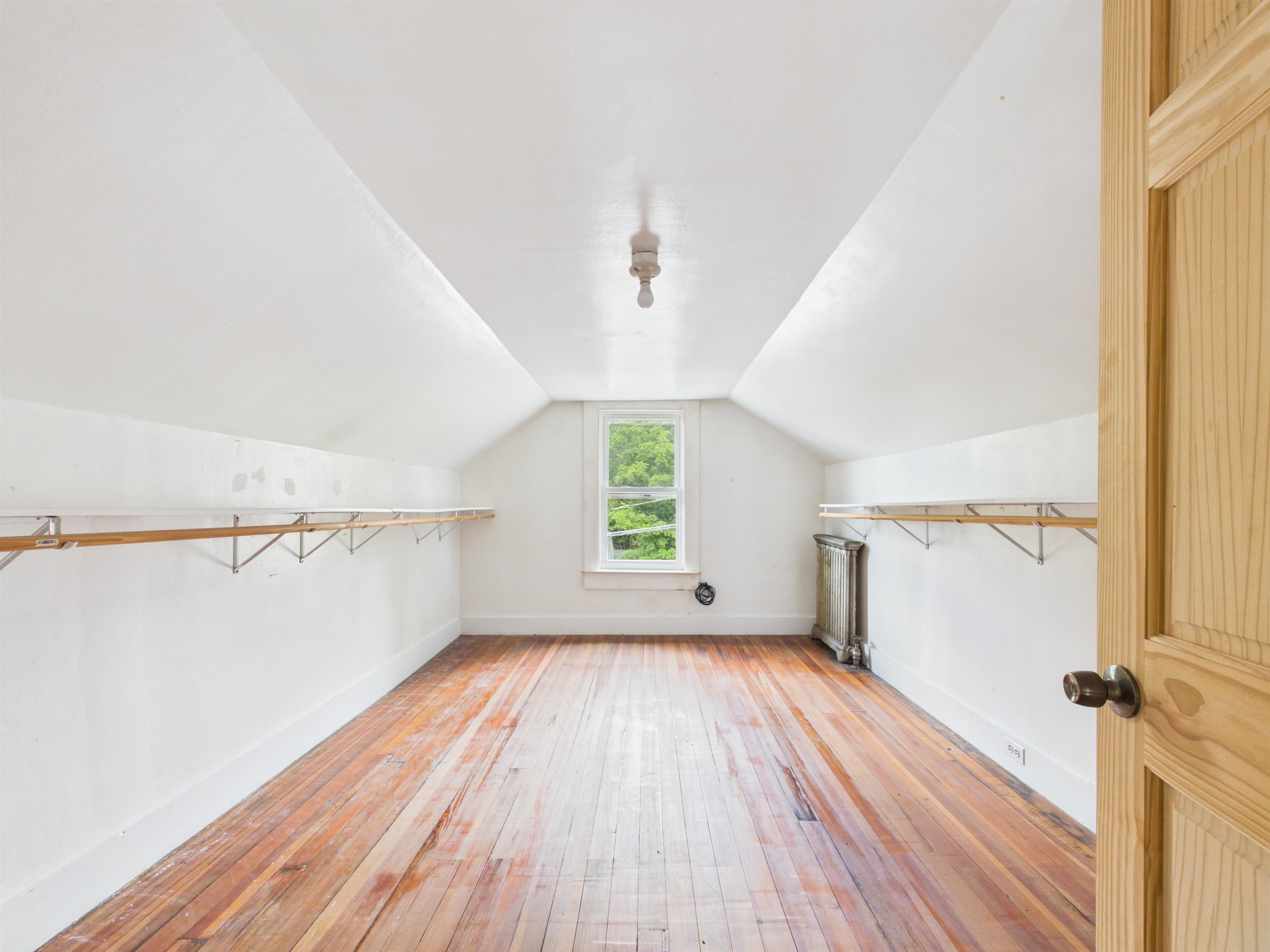 321 Roxbury Street Property Photo 24