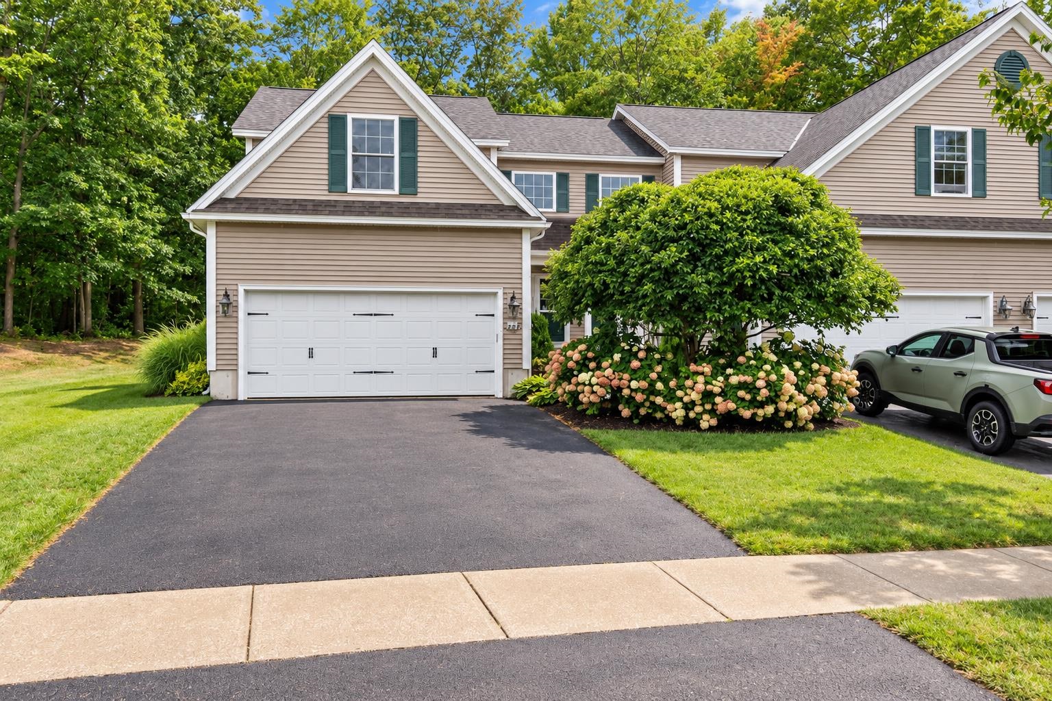 205 Fox Run Property Photo 1