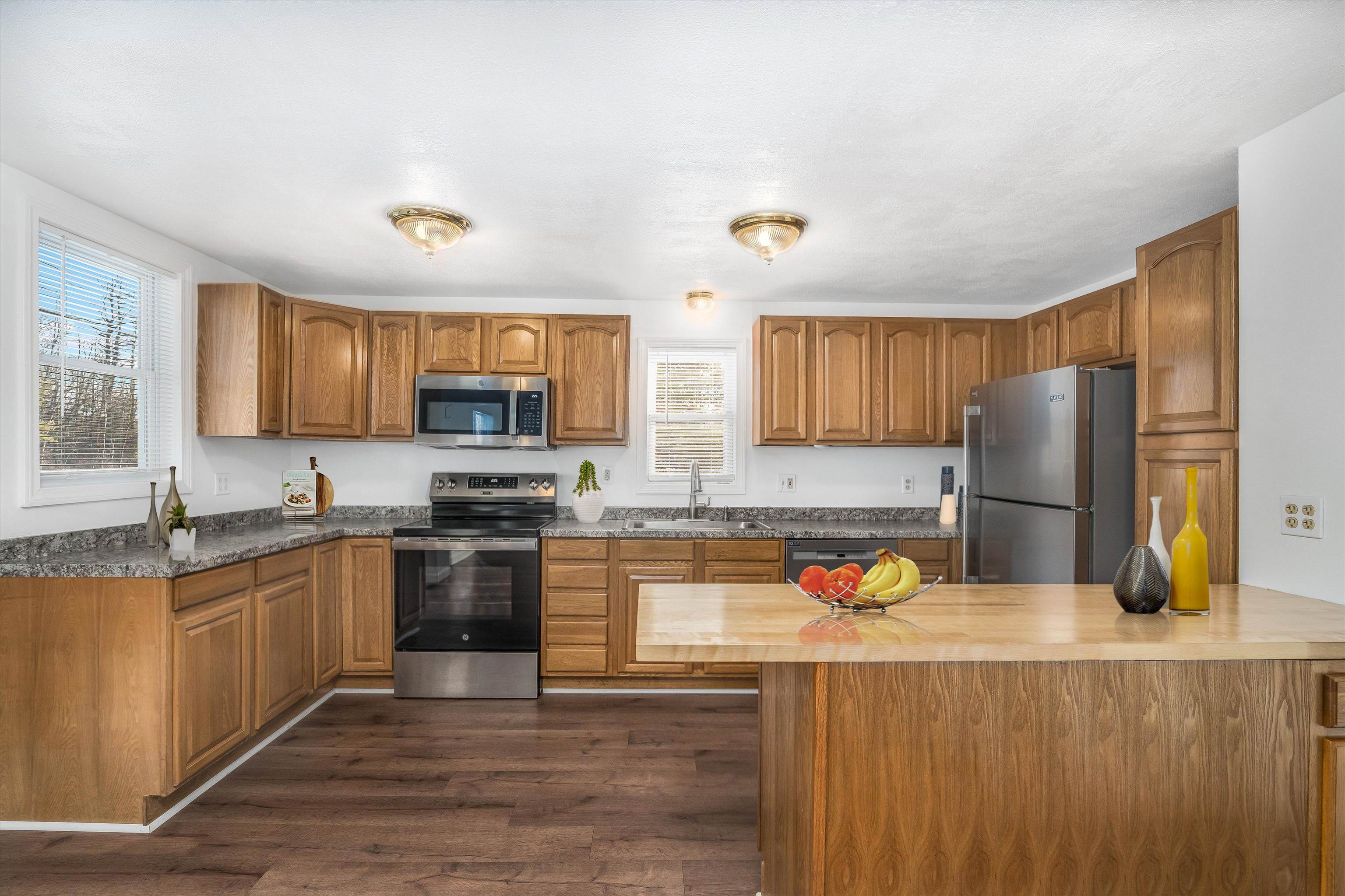 657 W Swanzey Road Property Photo 8