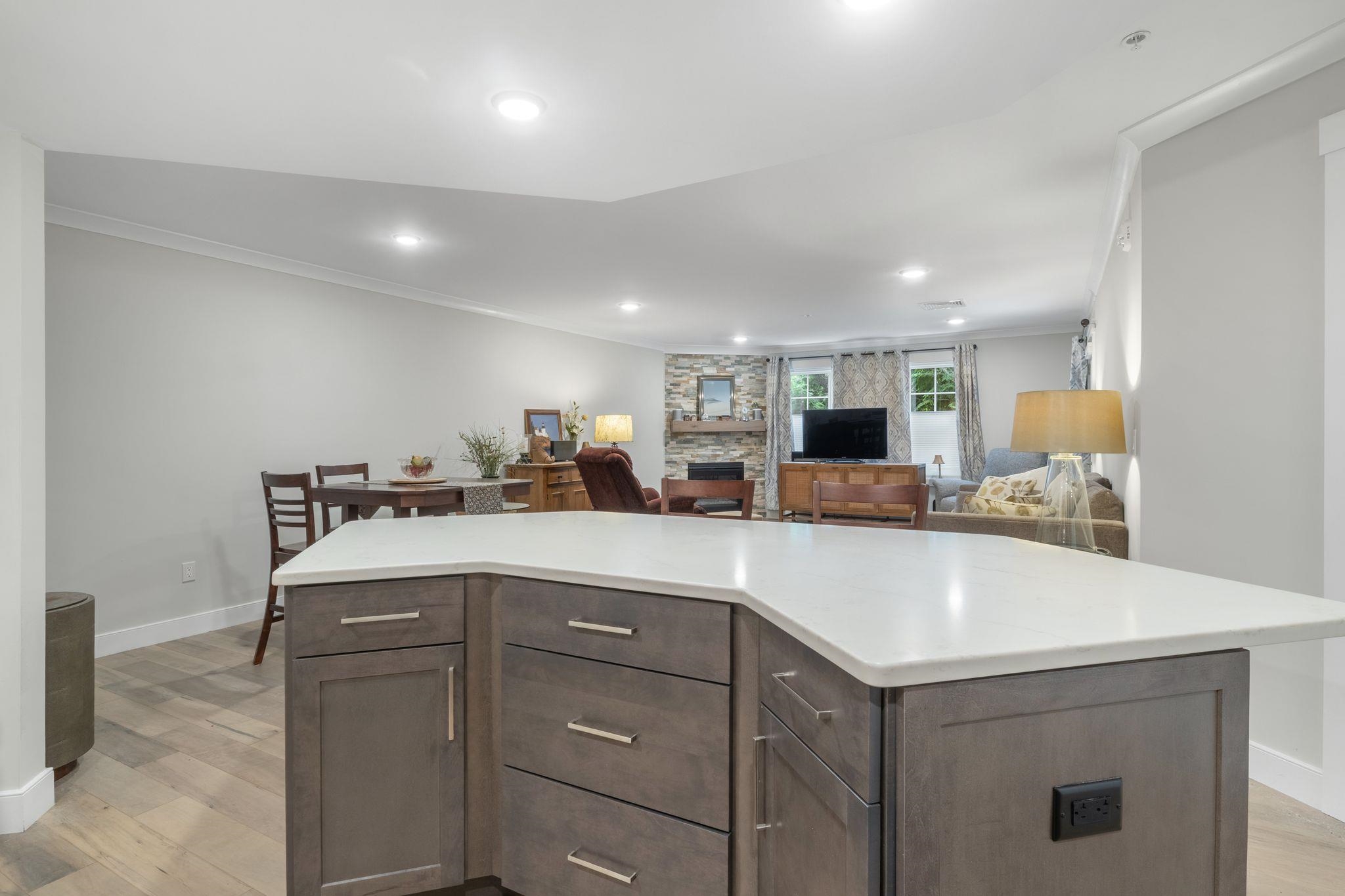 2075 Lafayette Road Property Photo 9