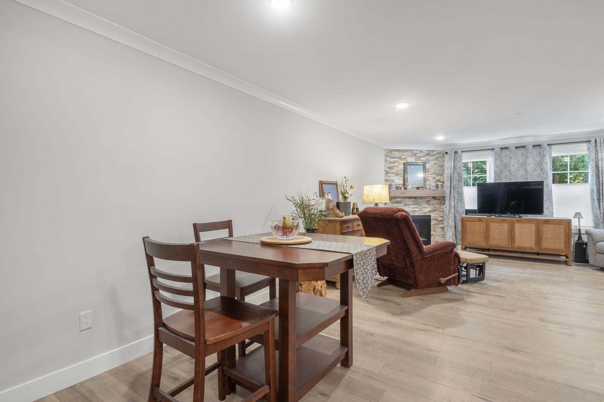 2075 Lafayette Road Property Photo 10