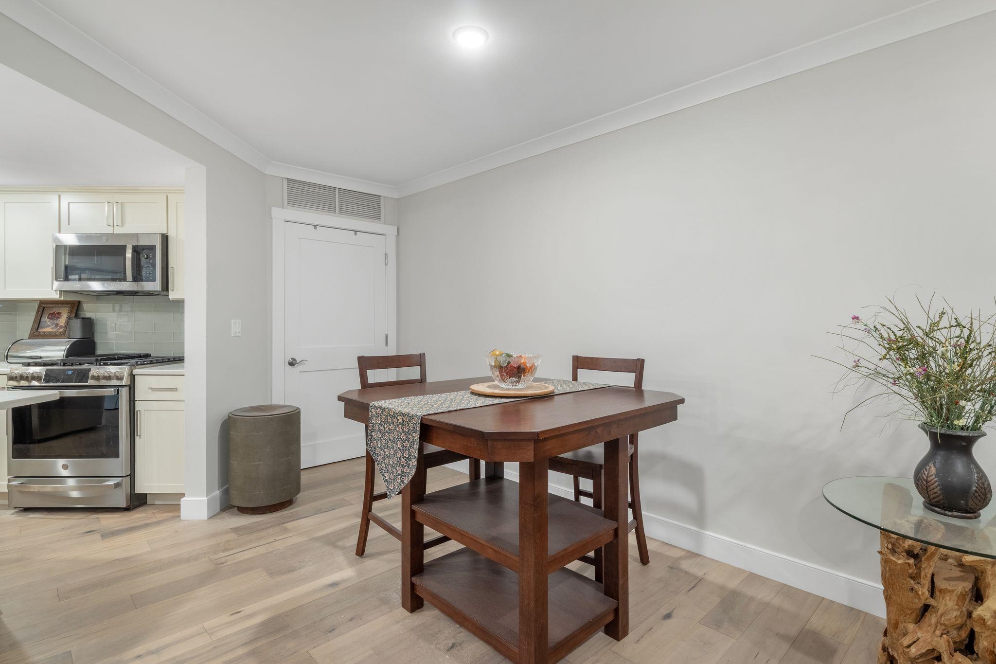 2075 Lafayette Road Property Photo 11