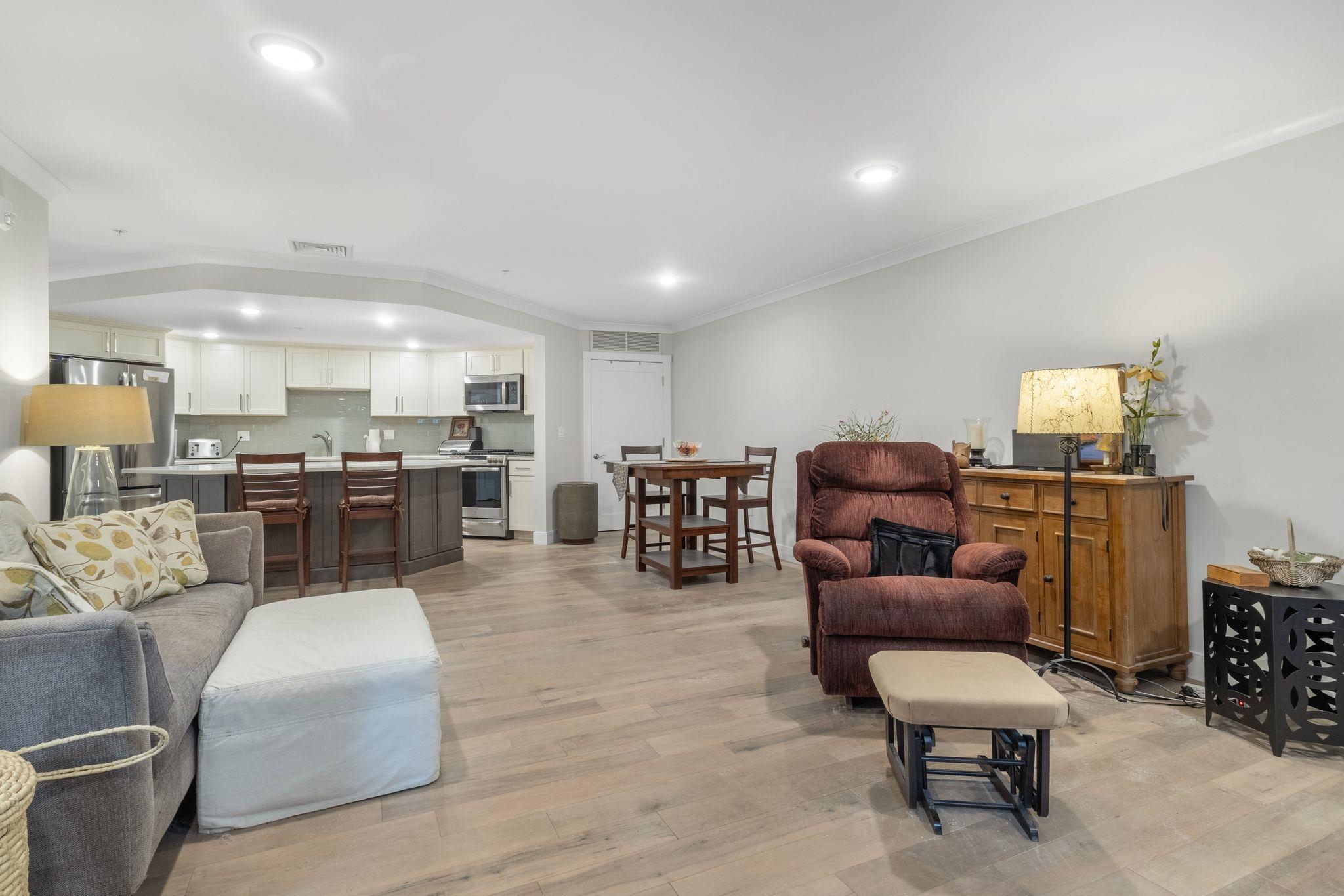 2075 Lafayette Road Property Photo 12