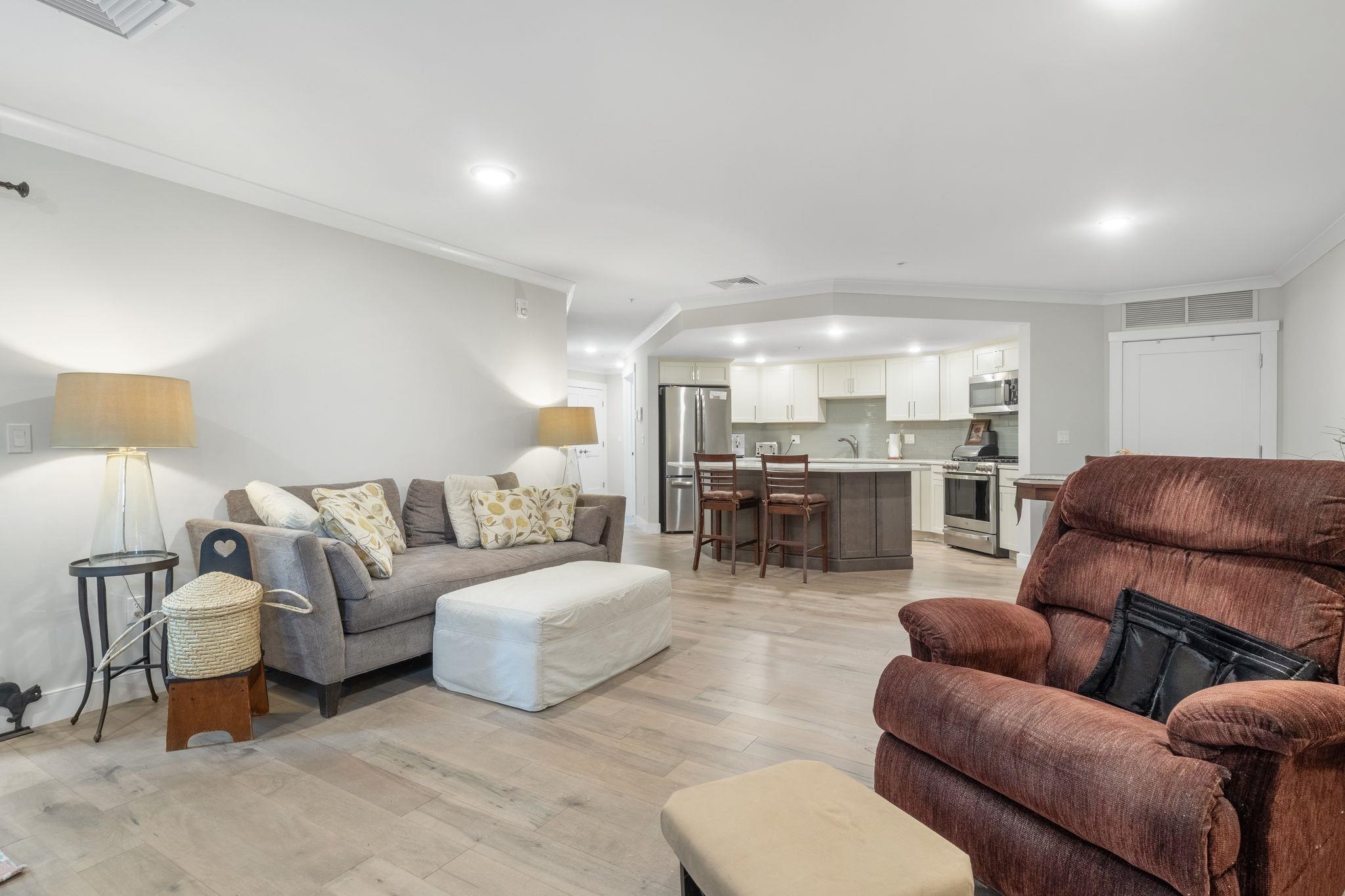 2075 Lafayette Road Property Photo 15