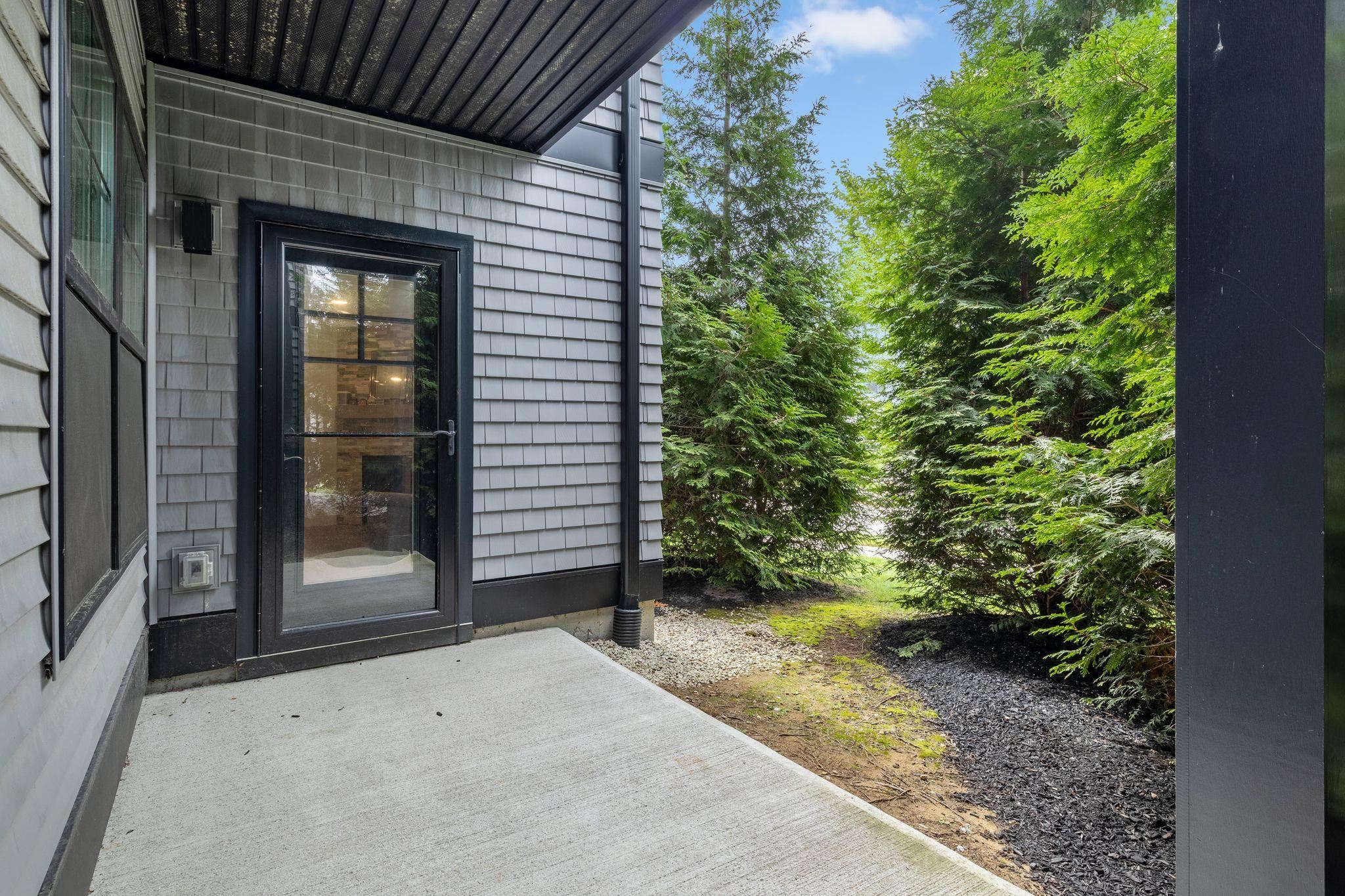 2075 Lafayette Road Property Photo 18