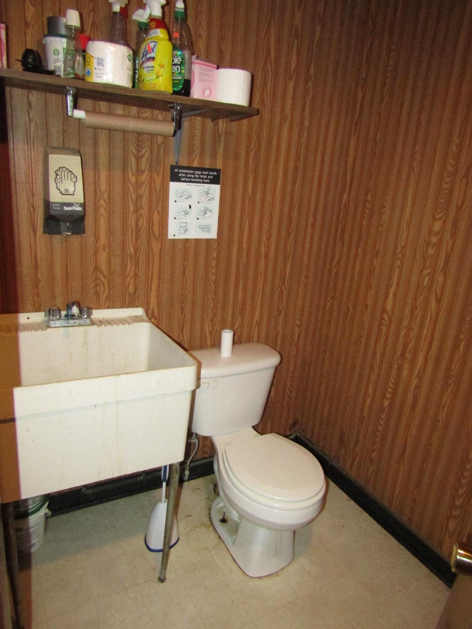 2712 Main Street Property Photo 18