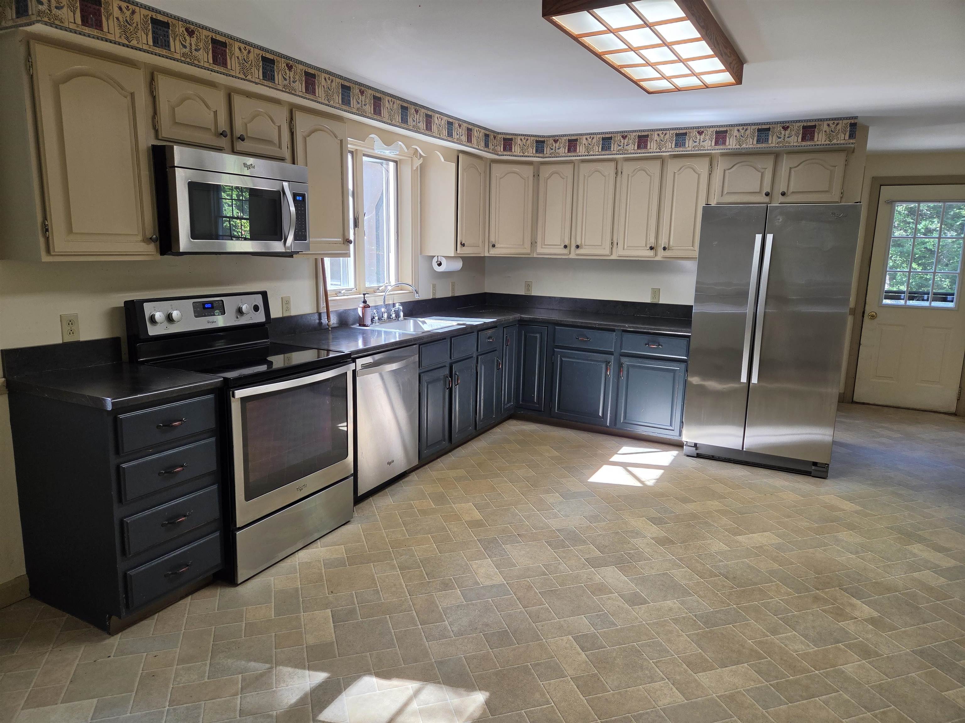 1586 Brownfield Road Property Photo 4