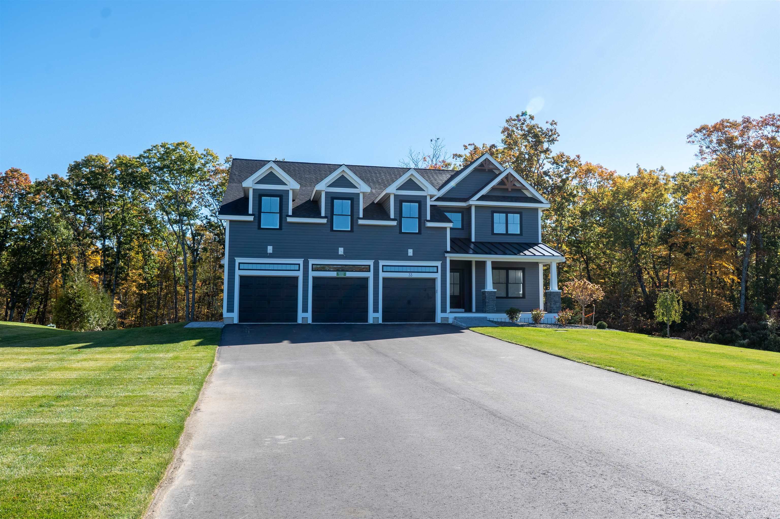 33 Signature Circle Property Photo 1
