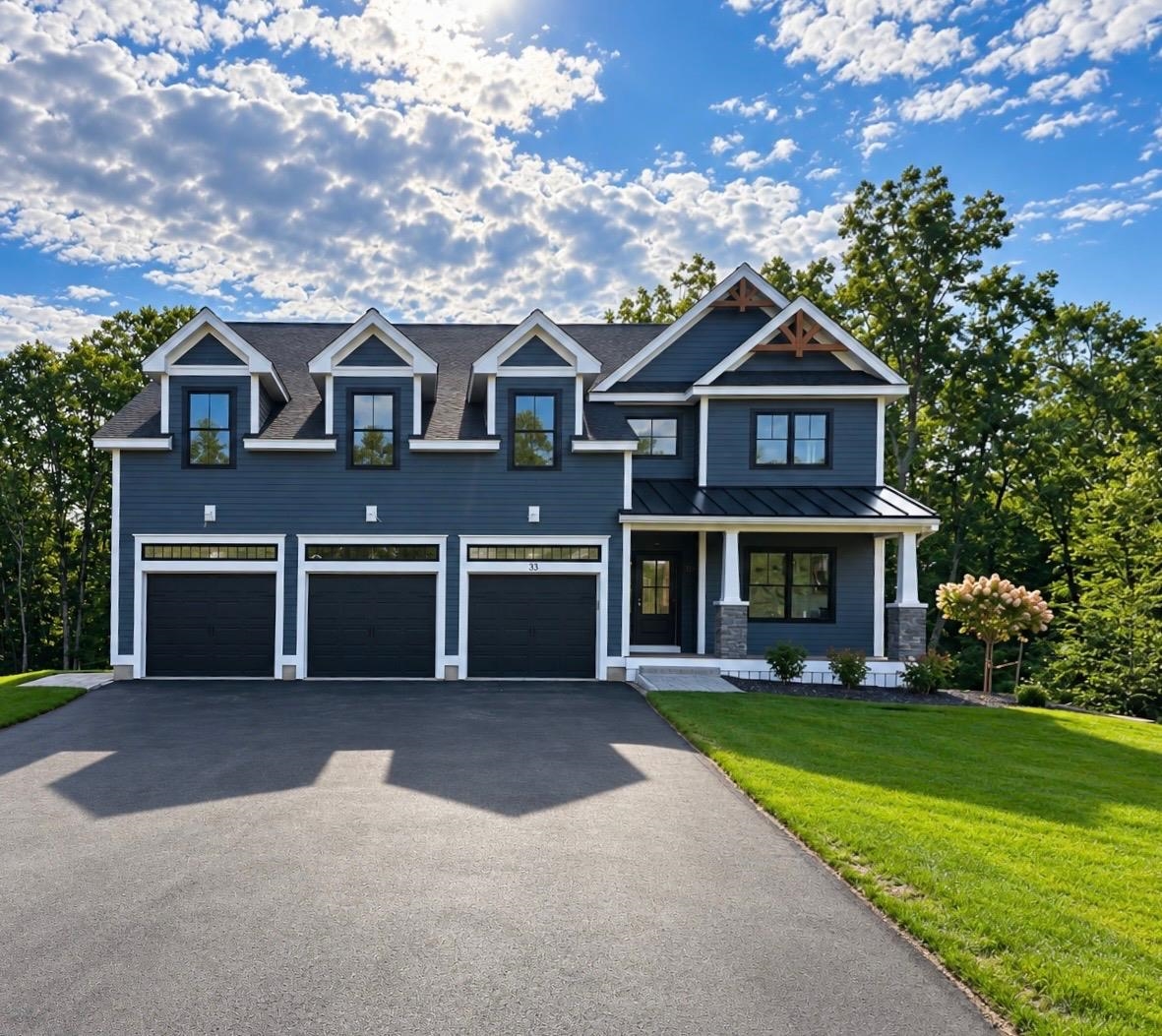 33 Signature Circle Property Photo 1