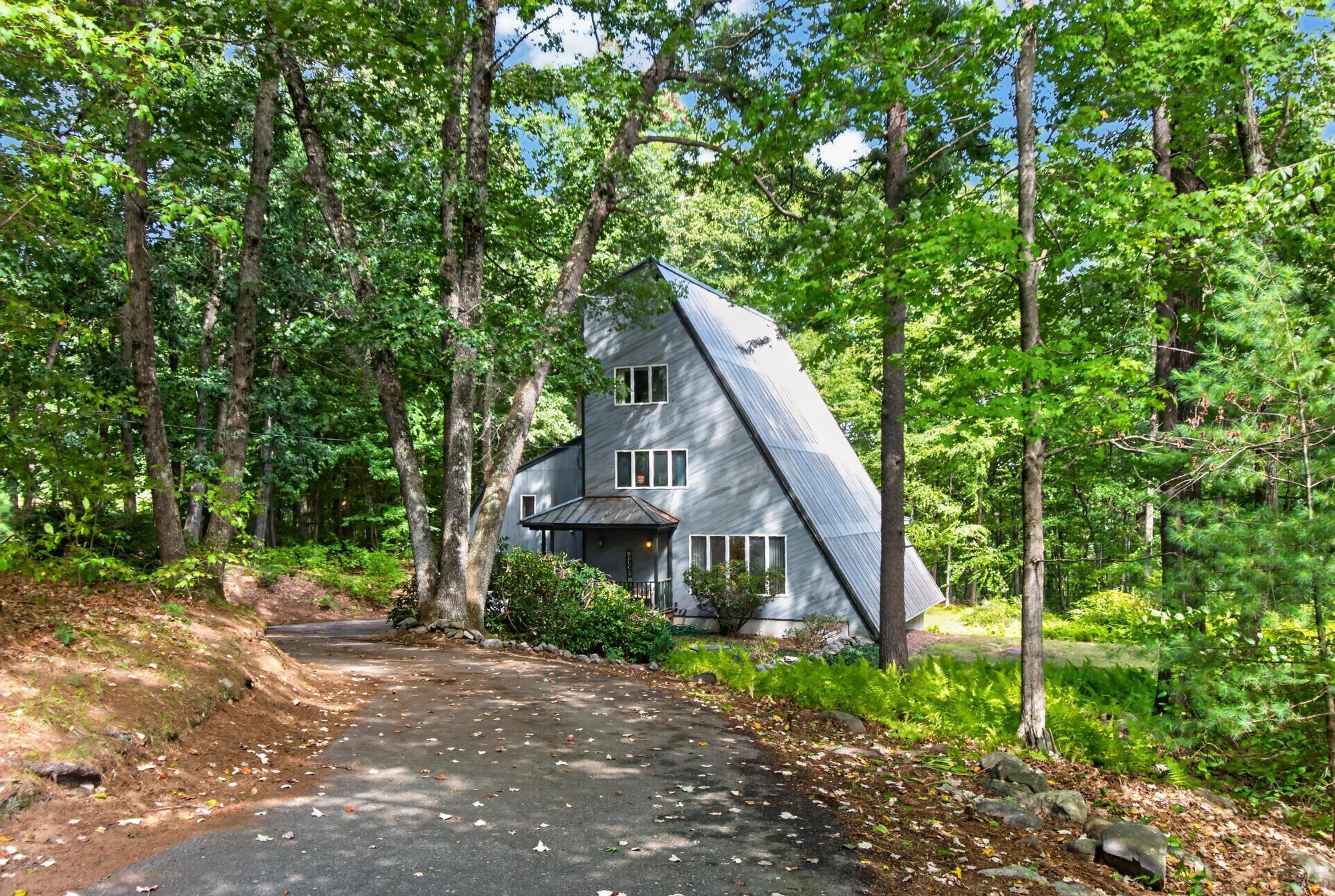 14 Pine Knoll Drive Property Photo 1