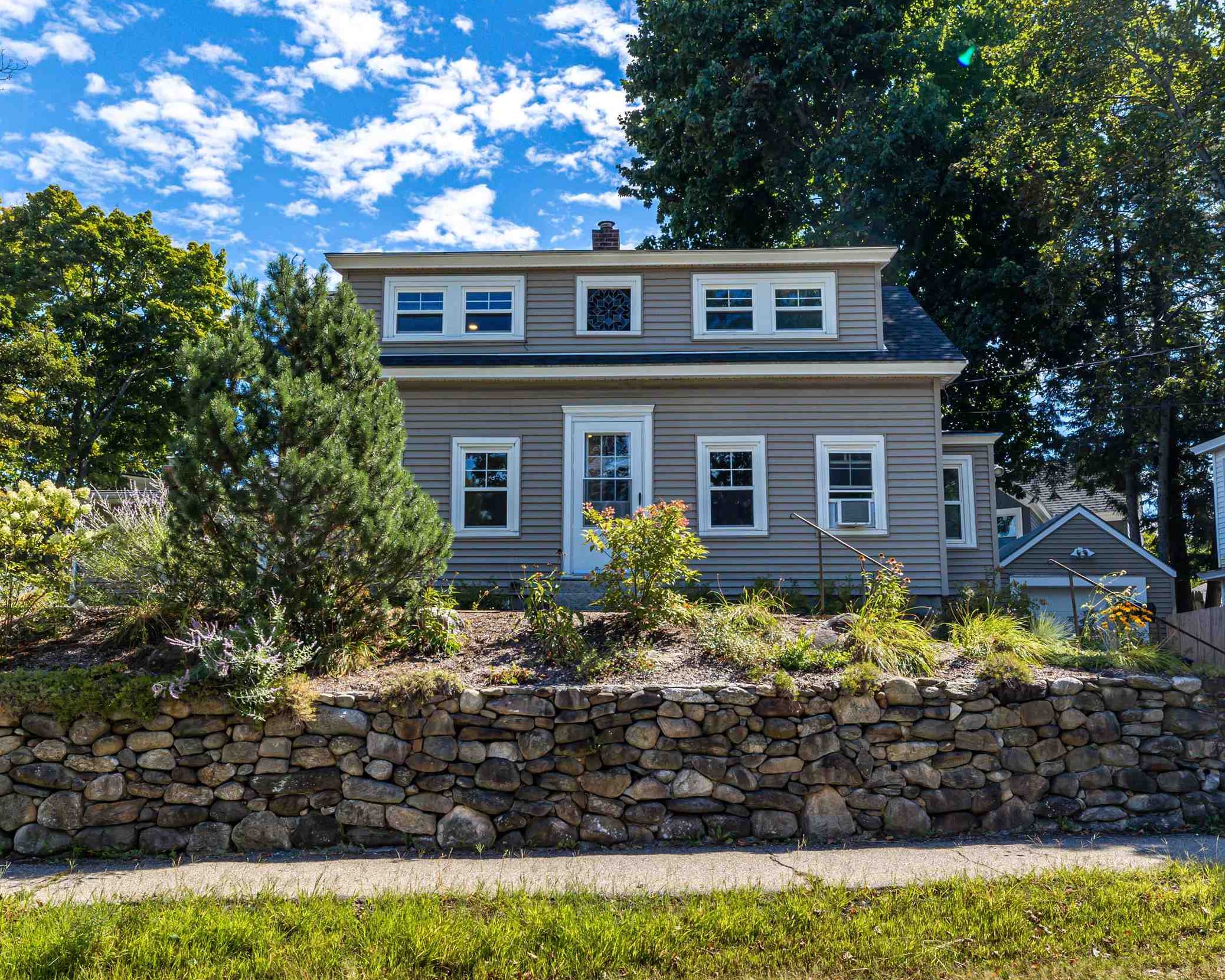 87 Washington Street Property Photo 3