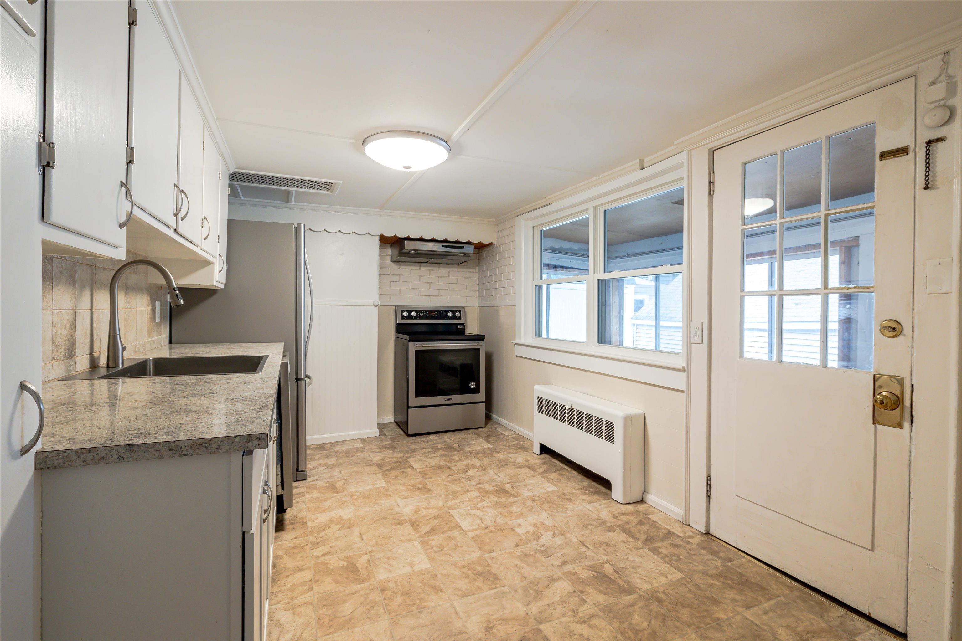 87 Washington Street Property Photo 13