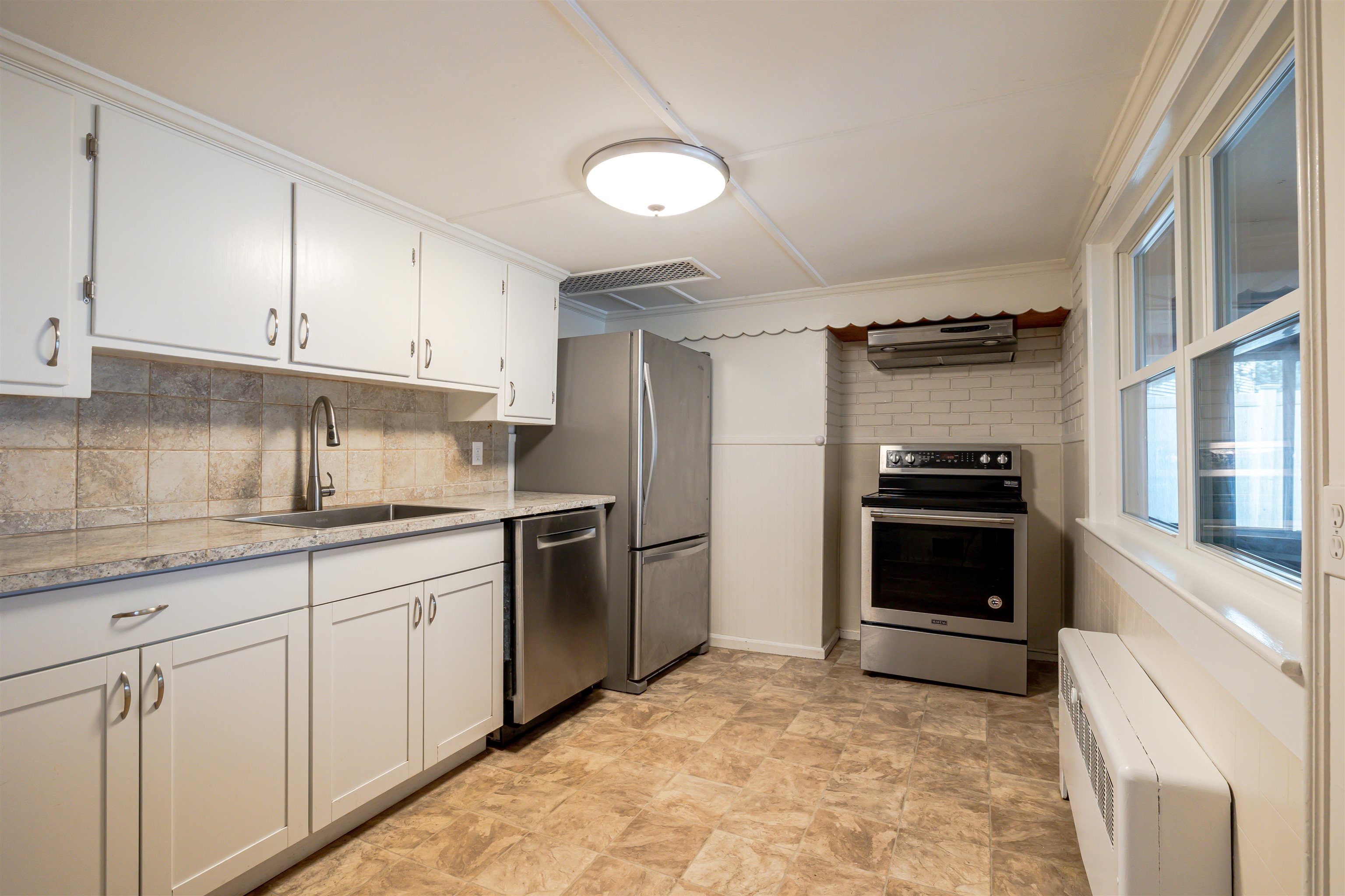 87 Washington Street Property Photo 14