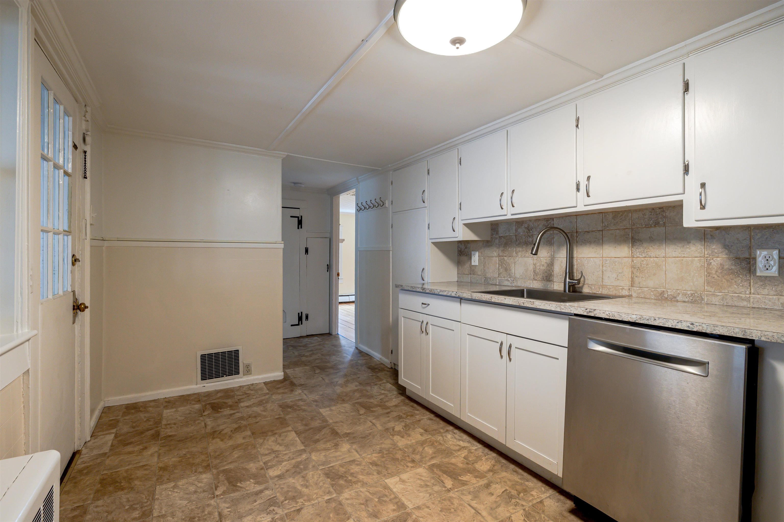 87 Washington Street Property Photo 15