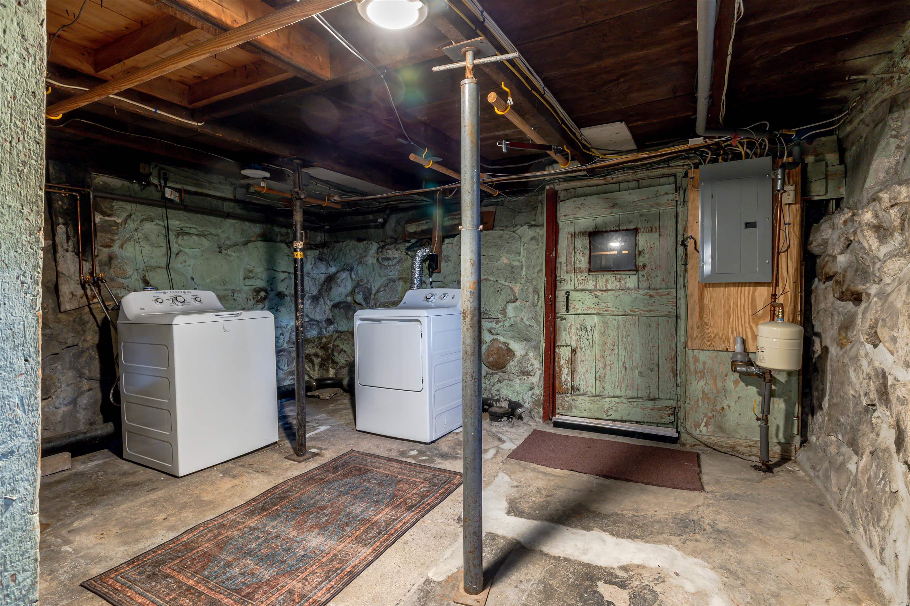 87 Washington Street Property Photo 49